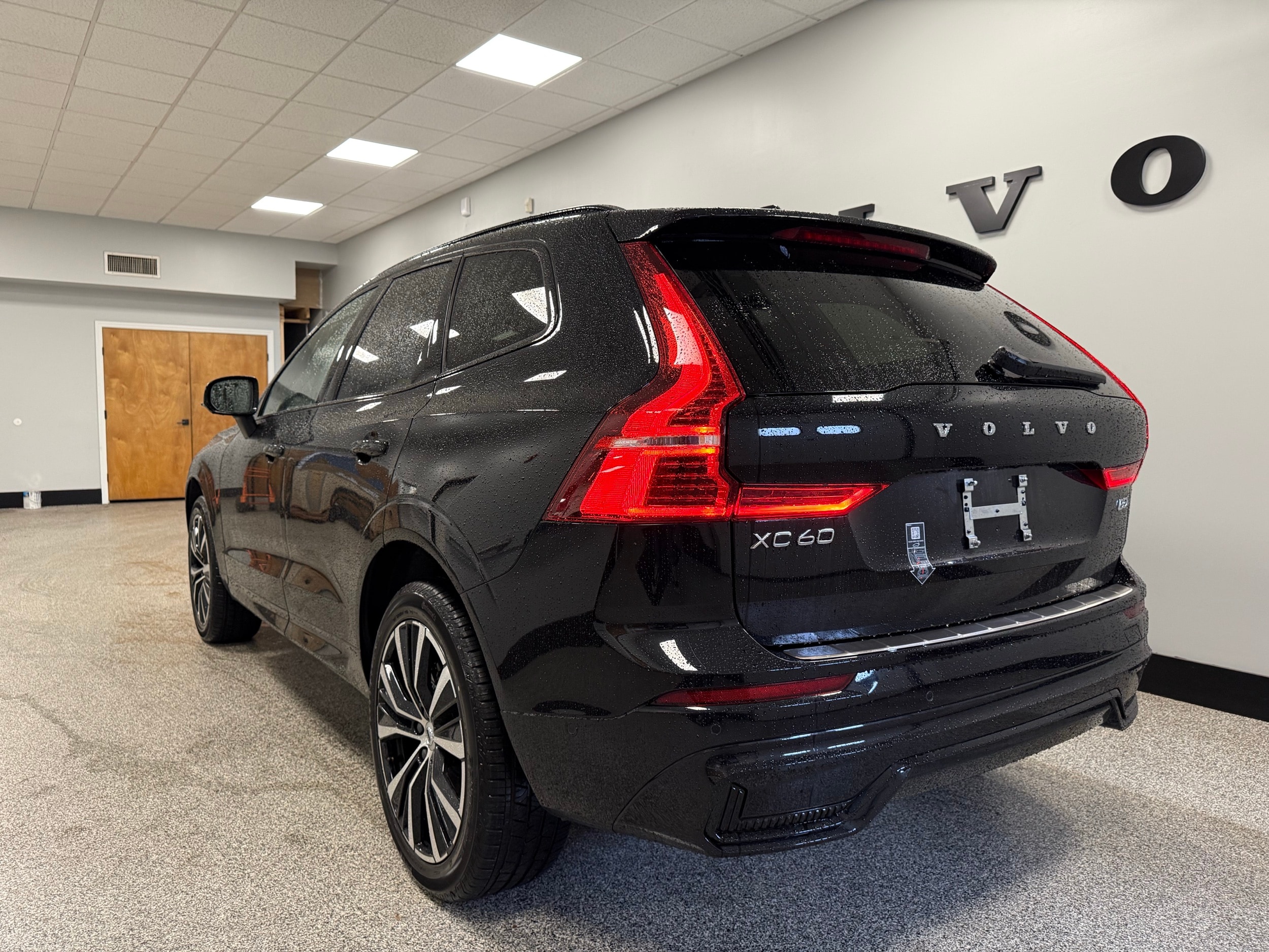 new 2025 Volvo XC60 car, priced at $54,585