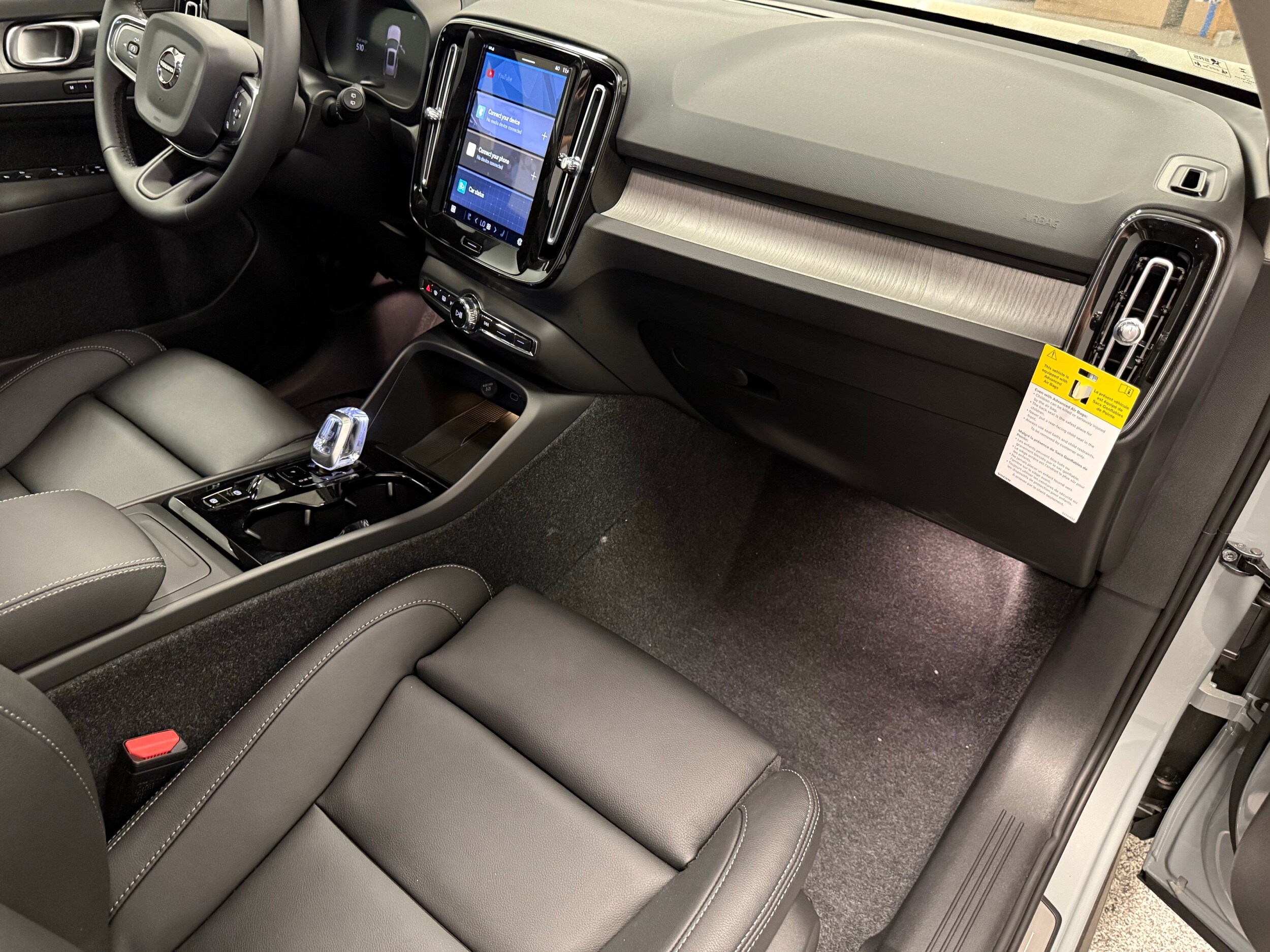 new 2025 Volvo XC40 car, priced at $48,335