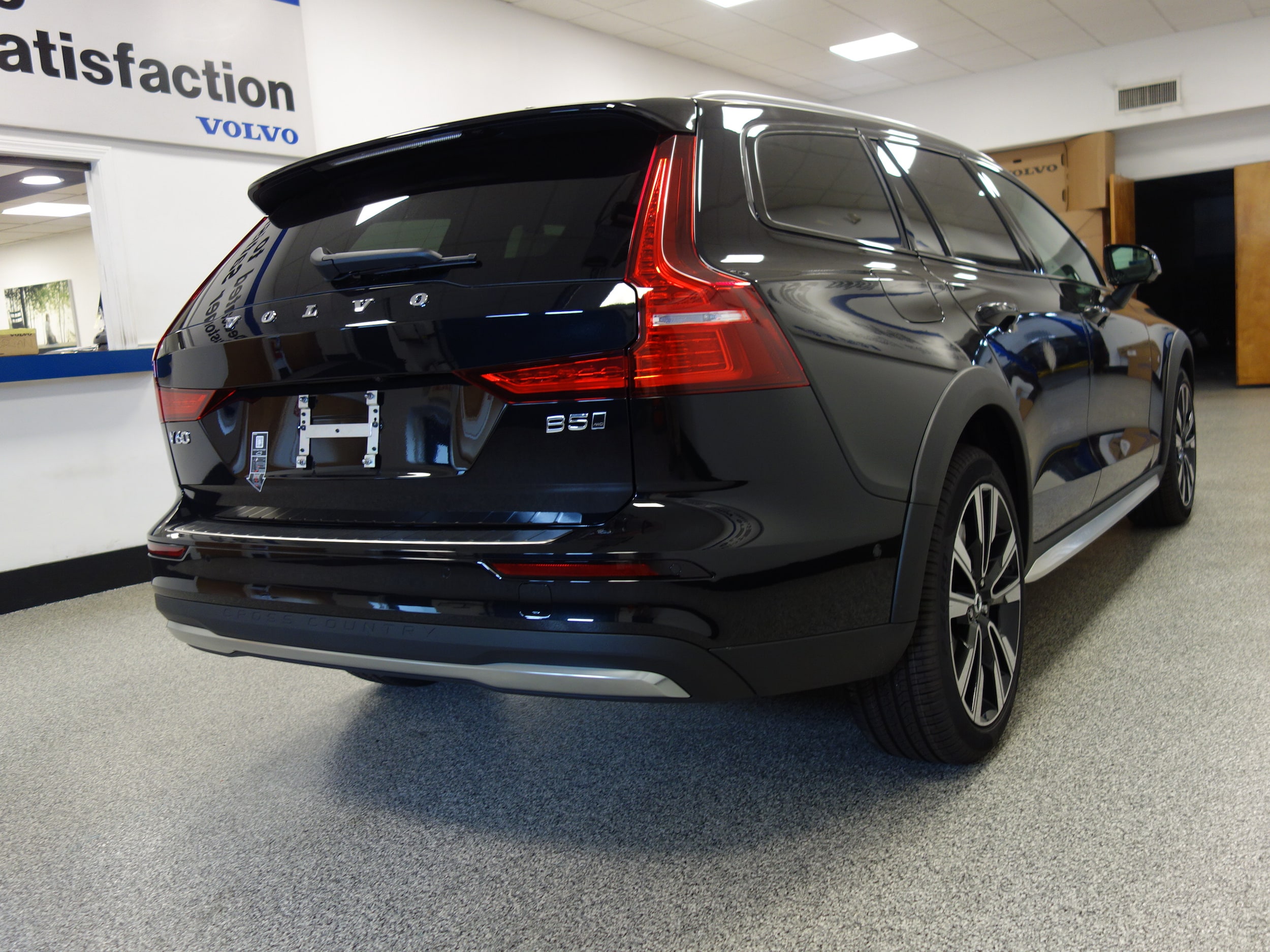 new 2025 Volvo V60 Cross Country car, priced at $58,525