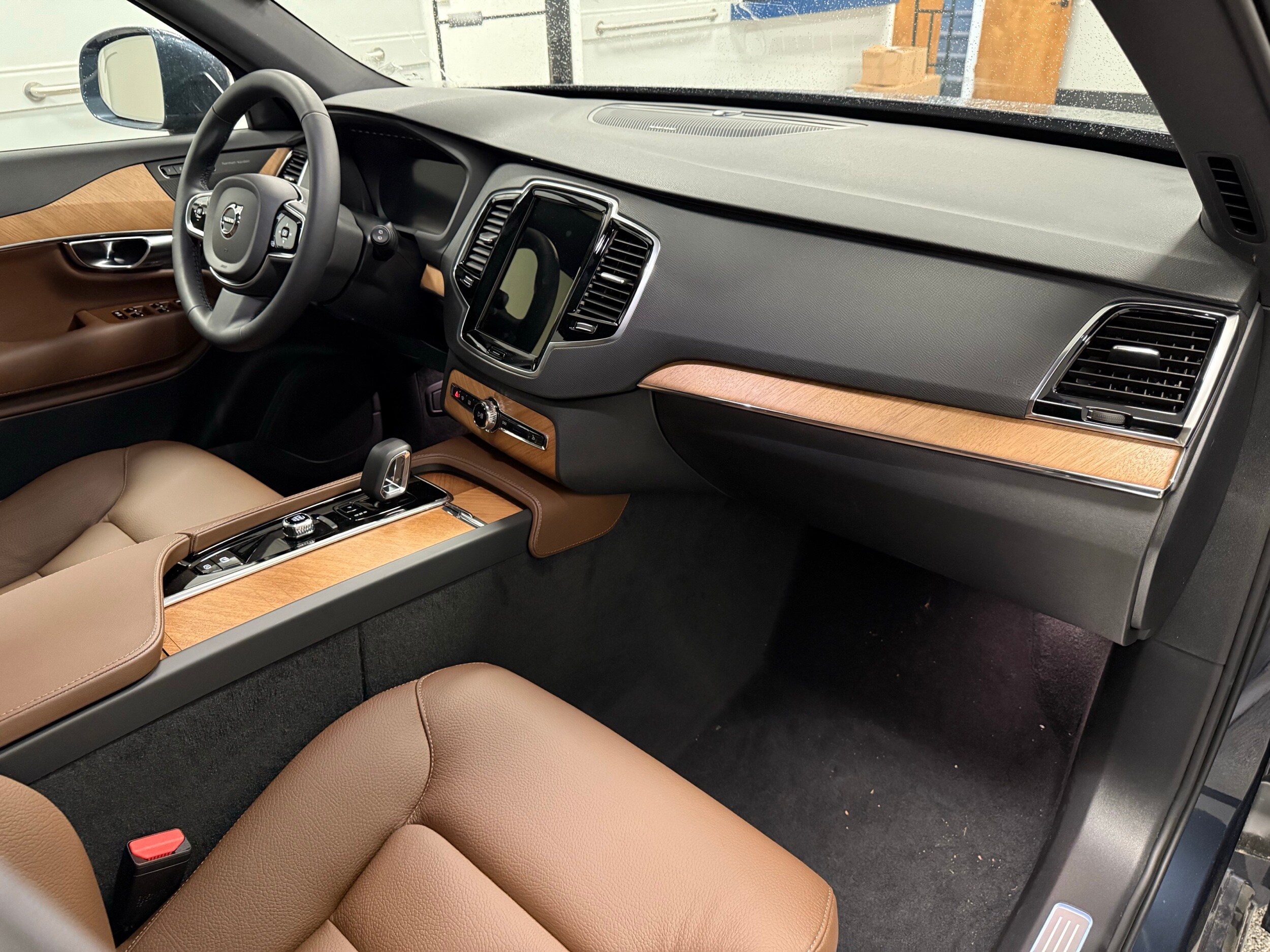 new 2025 Volvo XC90 car, priced at $69,450
