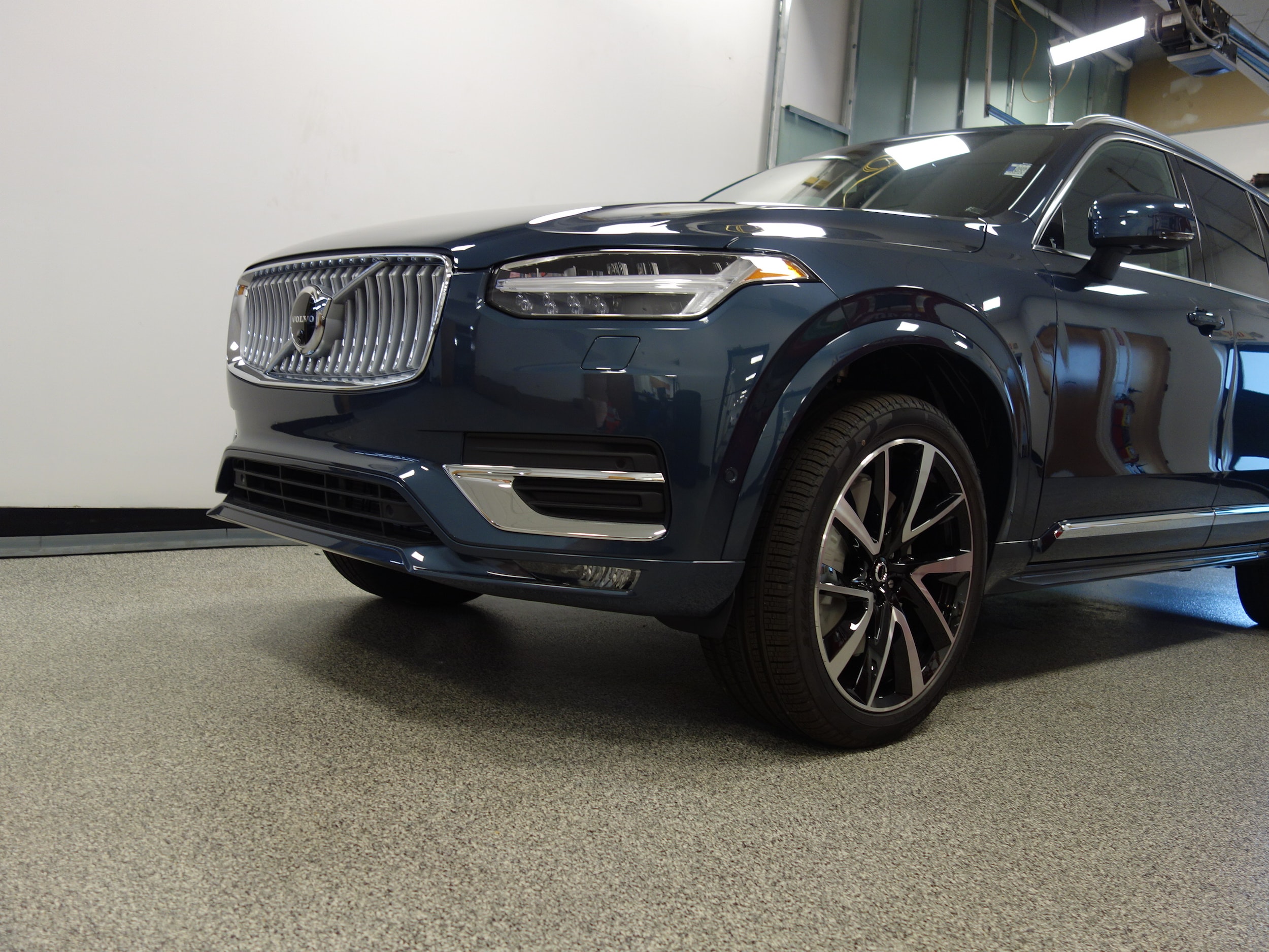 new 2025 Volvo XC90 car, priced at $69,450