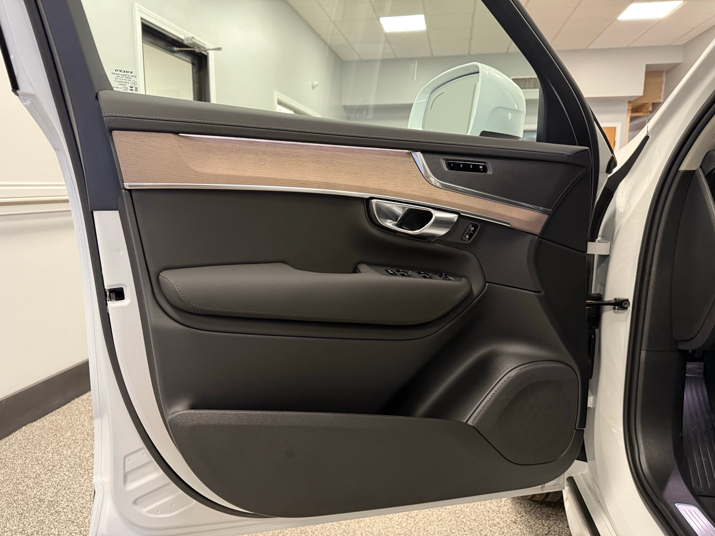 new 2025 Volvo XC90 car, priced at $61,795