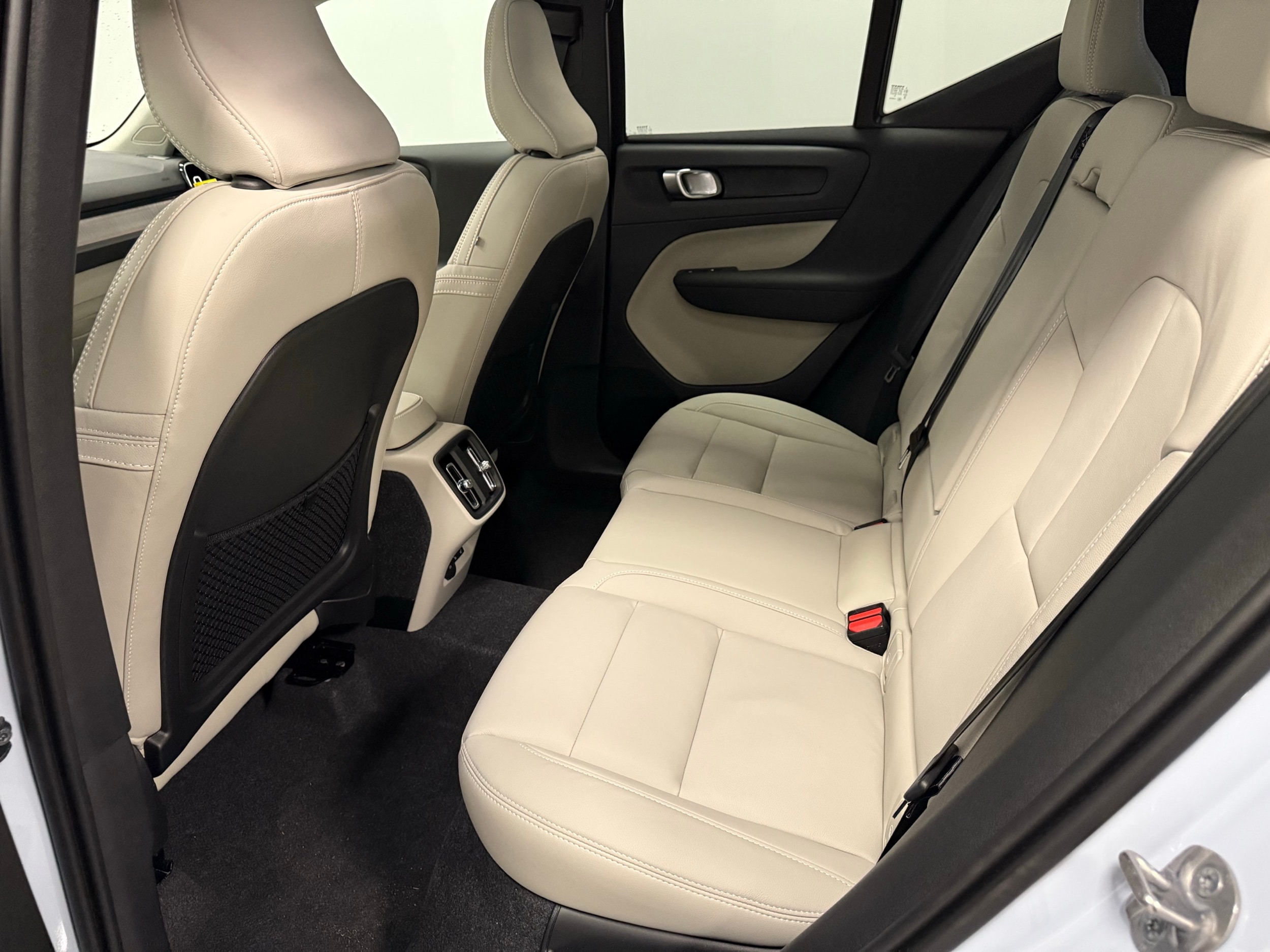 new 2025 Volvo XC40 car, priced at $48,335