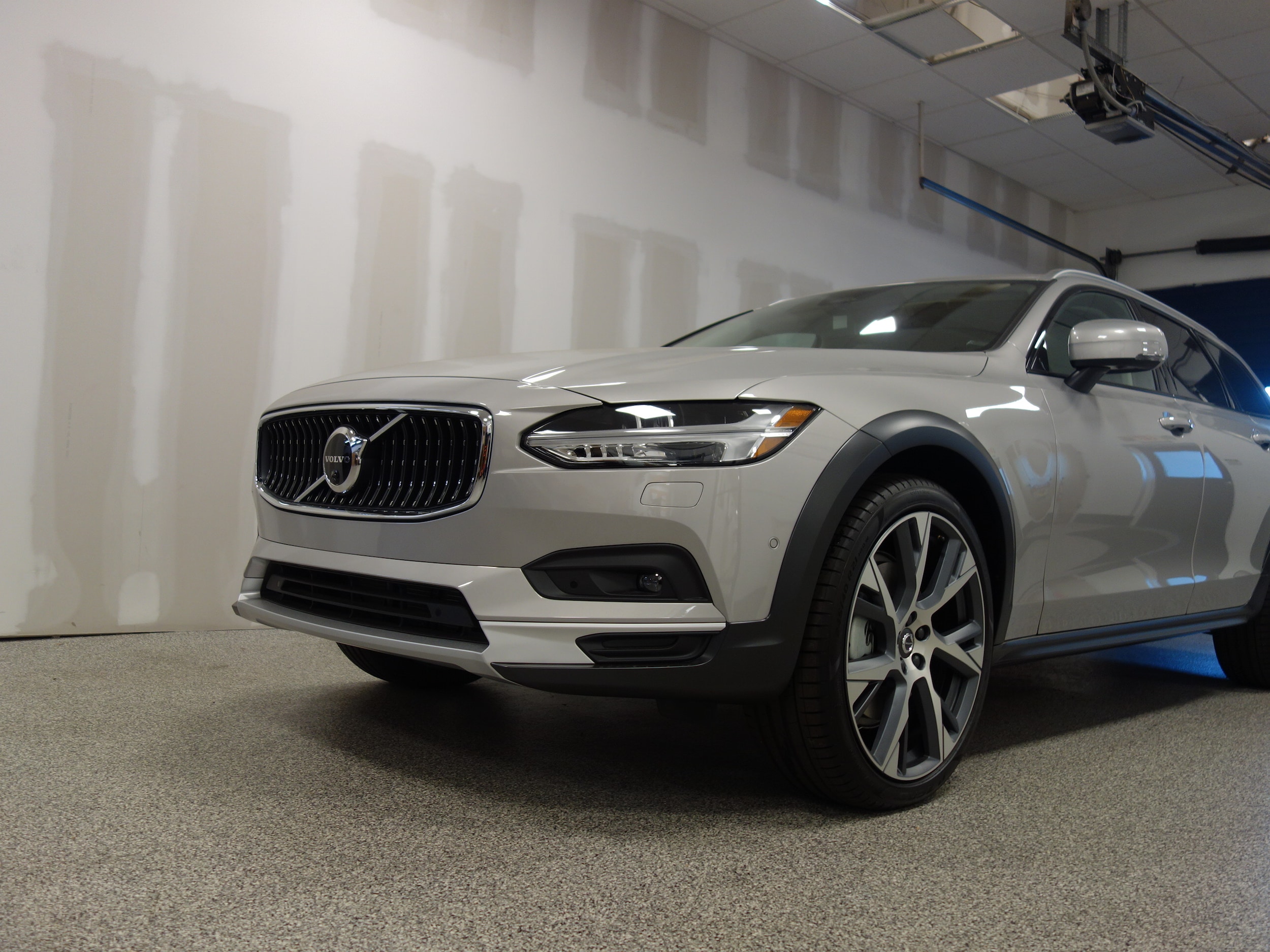 new 2025 Volvo V90 Cross Country car, priced at $69,720