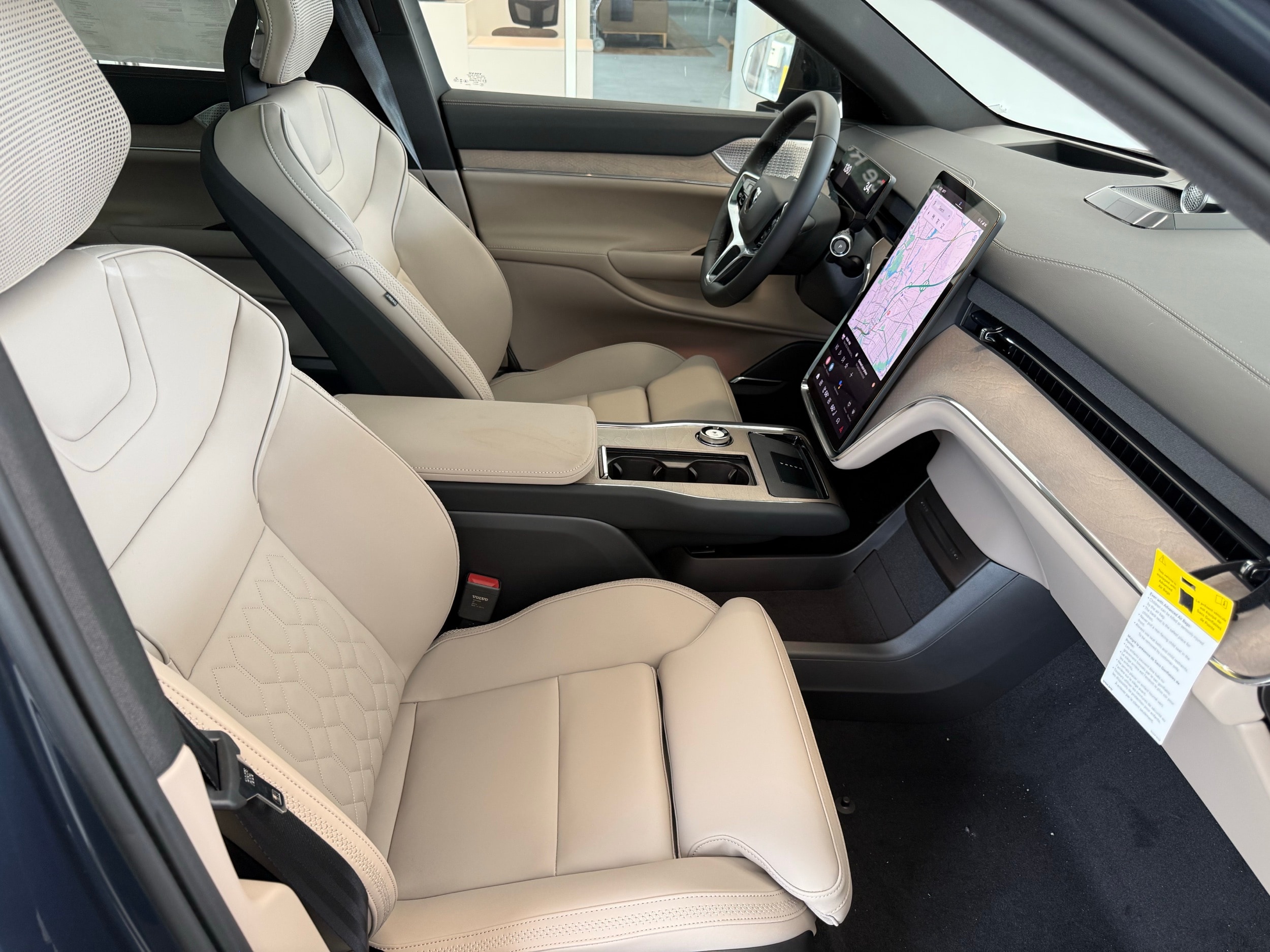 new 2025 Volvo EX90 car, priced at $94,640