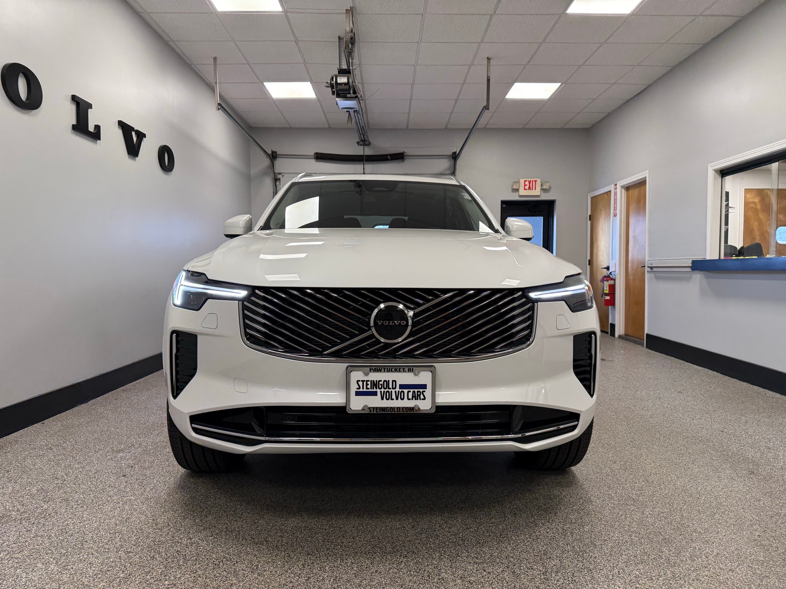 new 2025 Volvo XC90 car, priced at $61,795