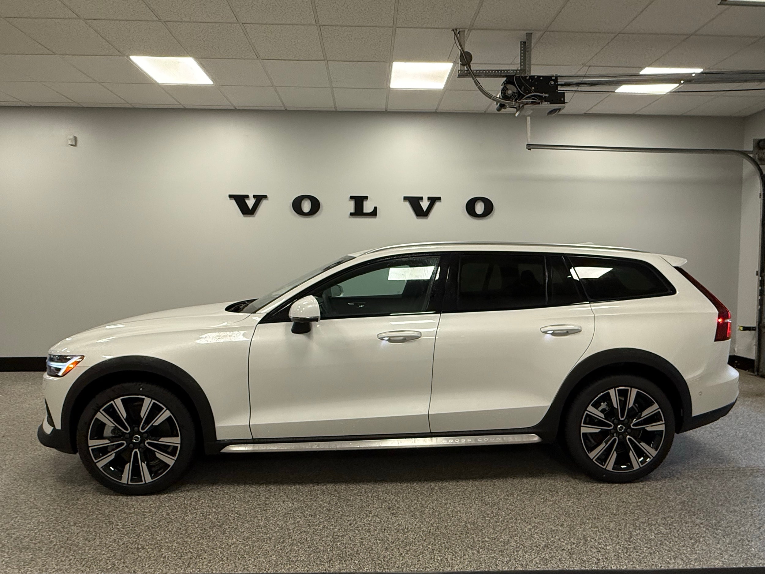 new 2025 Volvo V60 Cross Country car, priced at $58,135