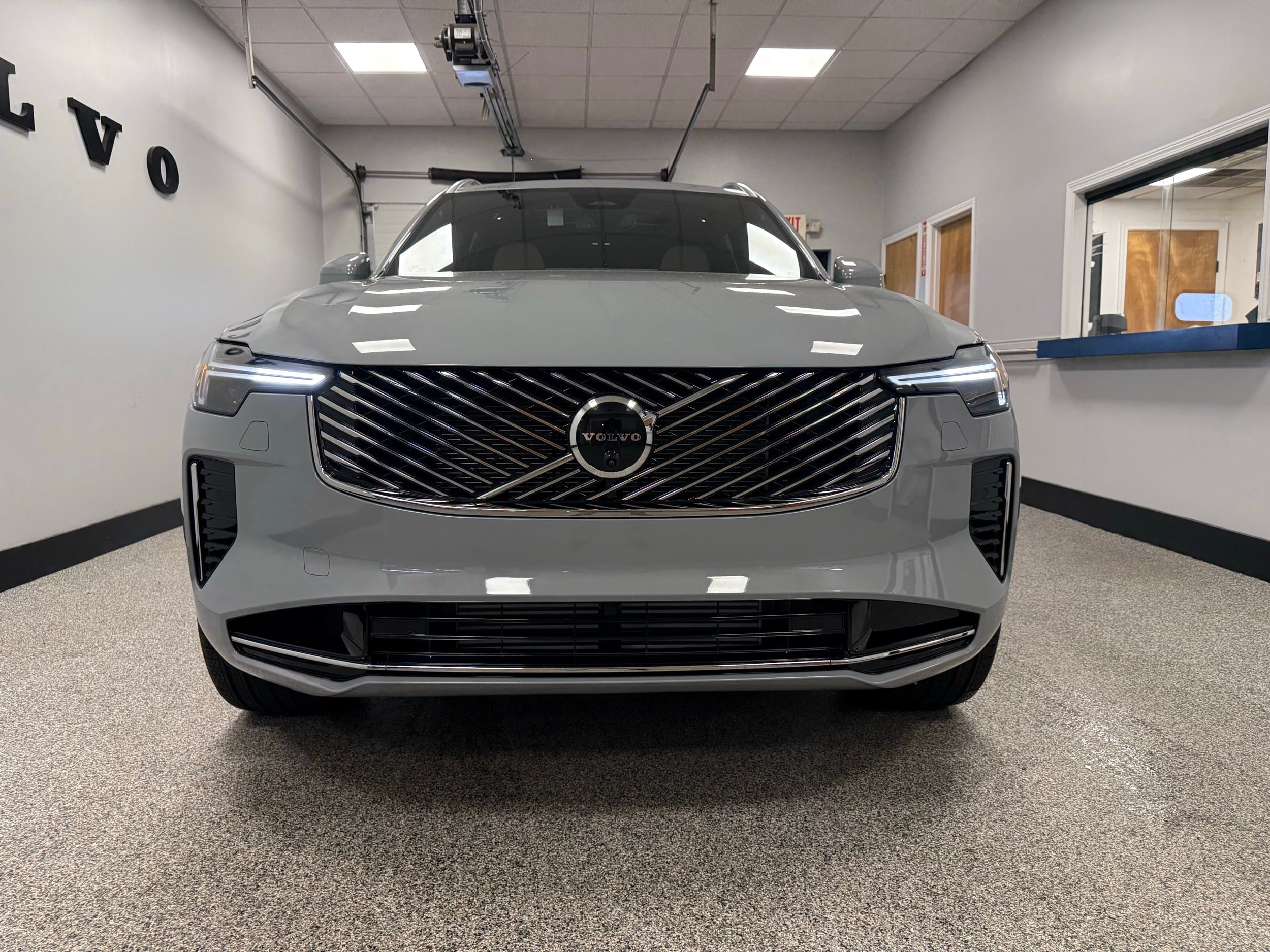 new 2025 Volvo XC90 plug-in hybrid car, priced at $78,805