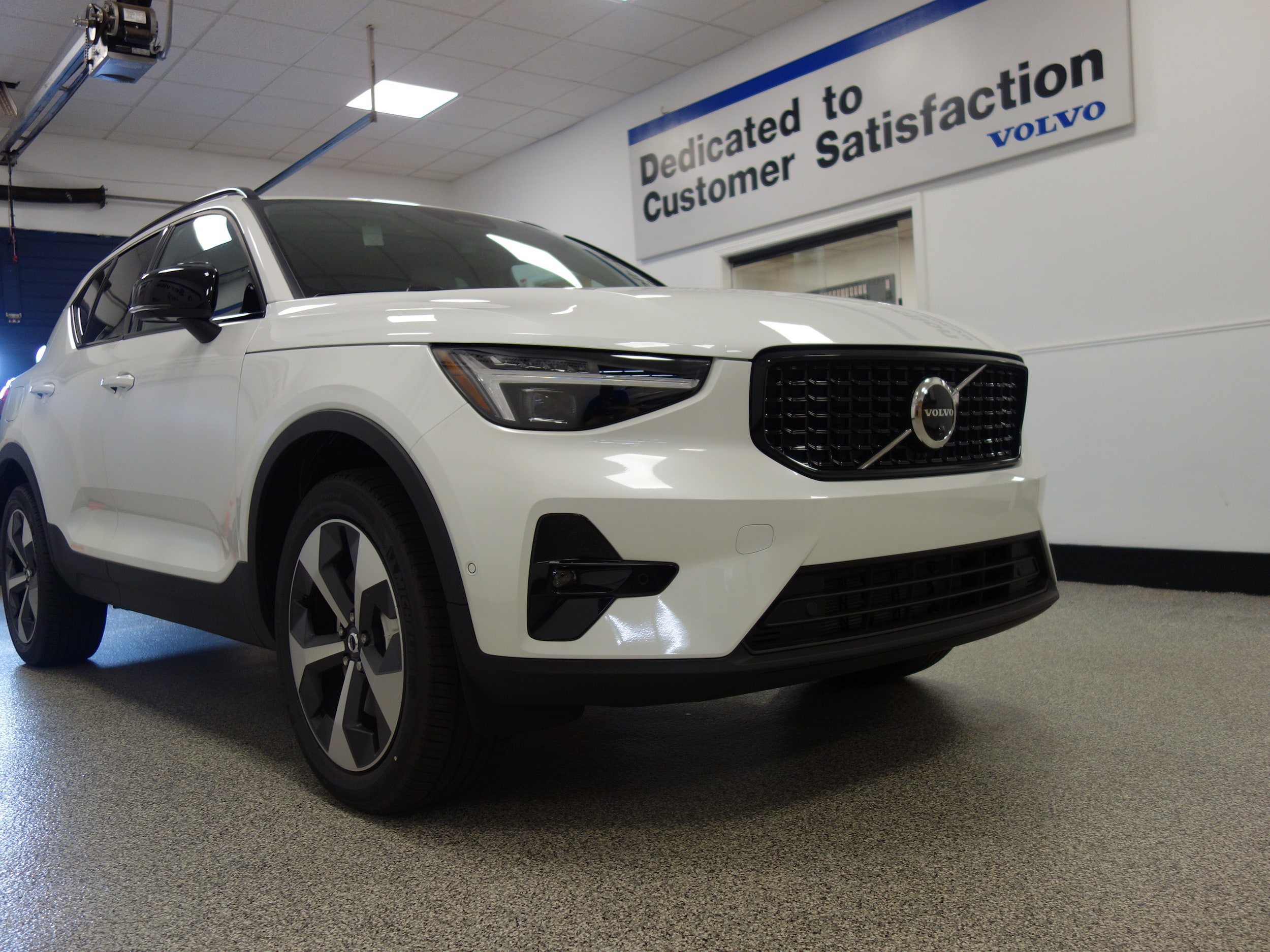 new 2025 Volvo XC40 car, priced at $48,315