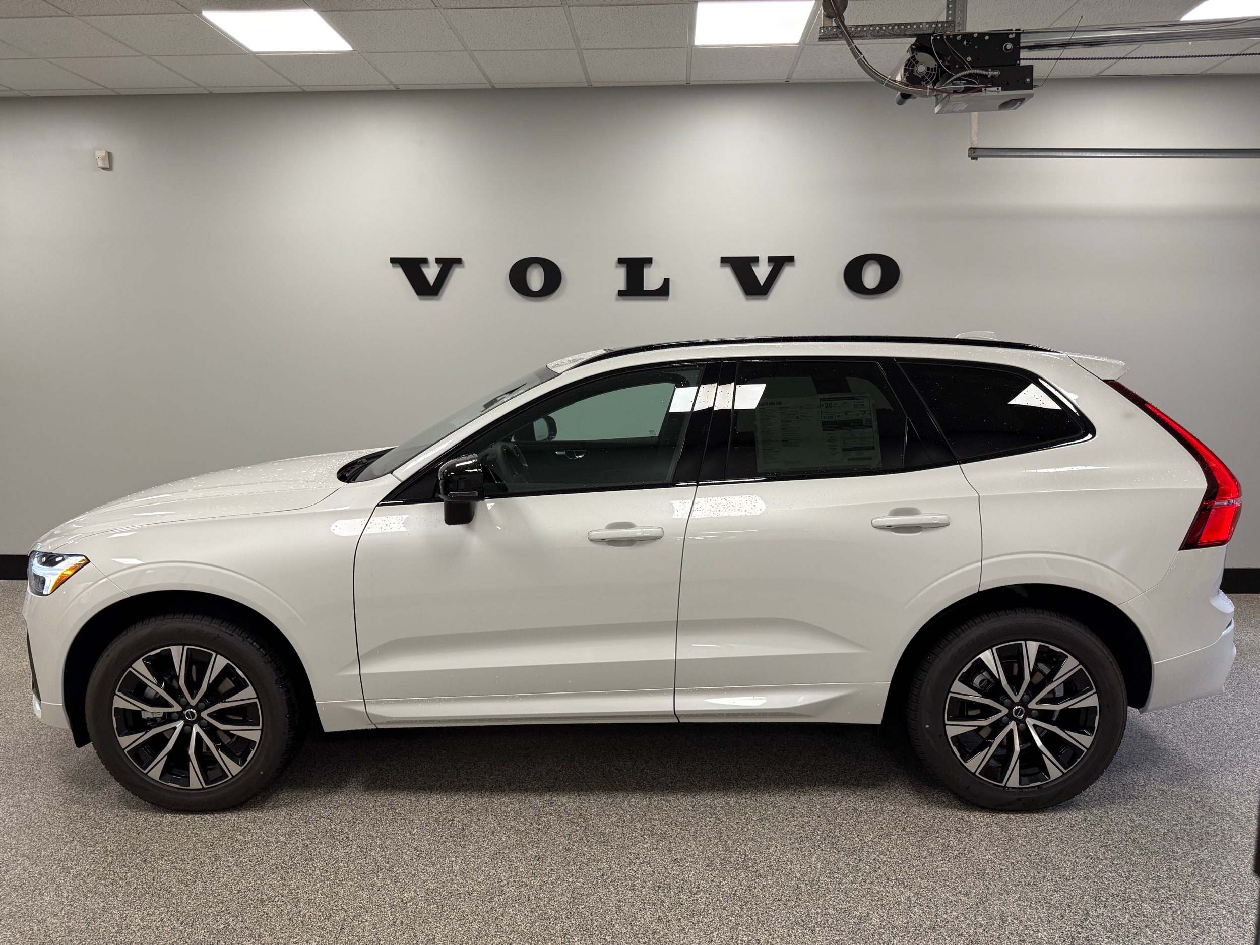 new 2025 Volvo XC60 car, priced at $50,705