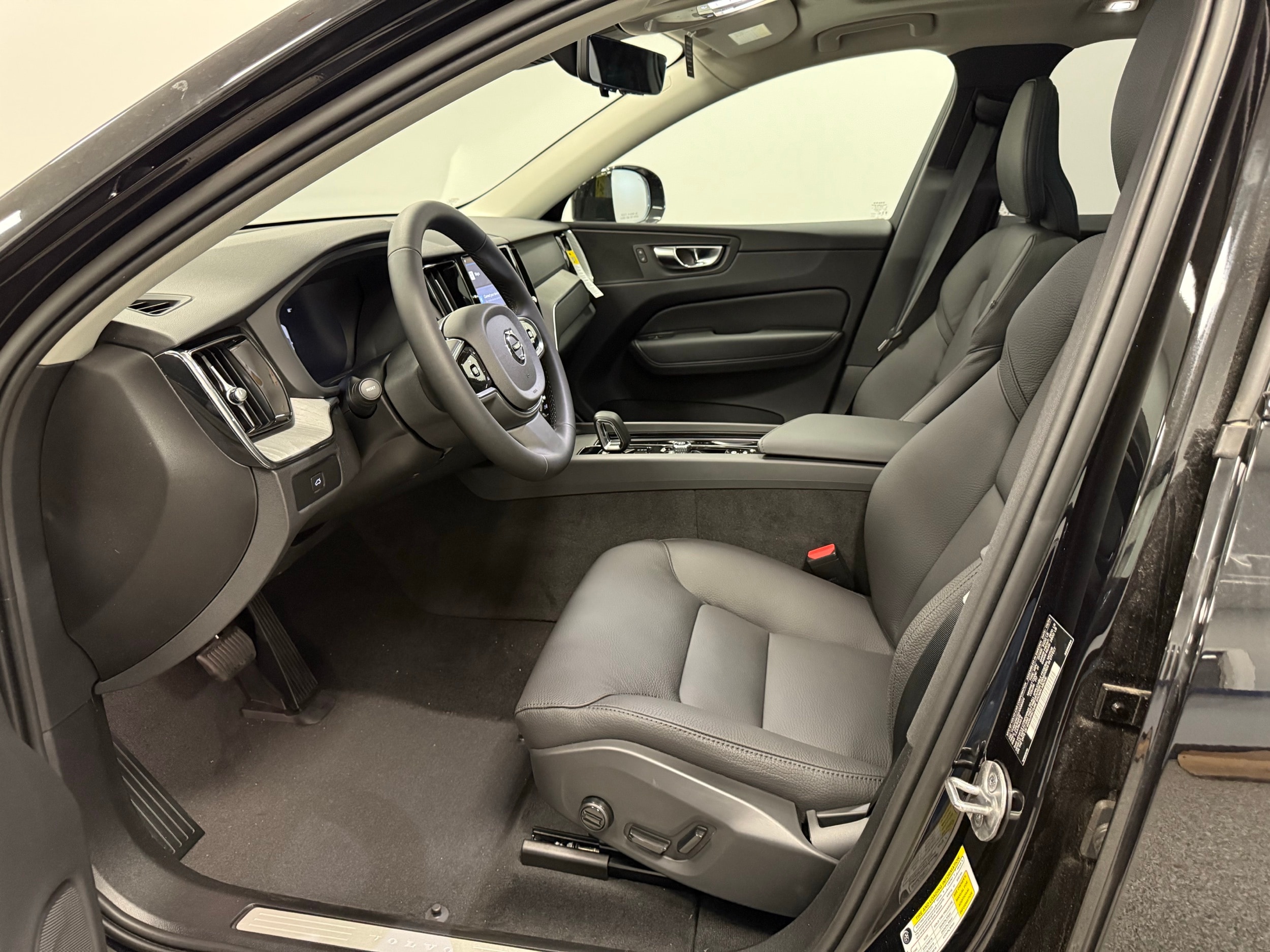 new 2025 Volvo XC60 car, priced at $55,920