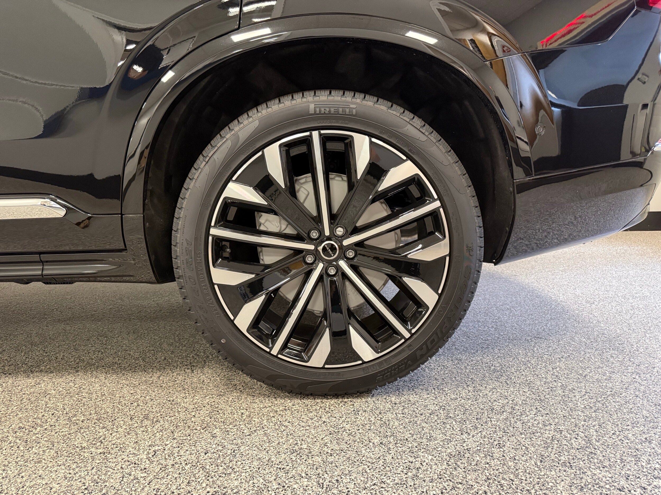 new 2025 Volvo XC90 car, priced at $70,505