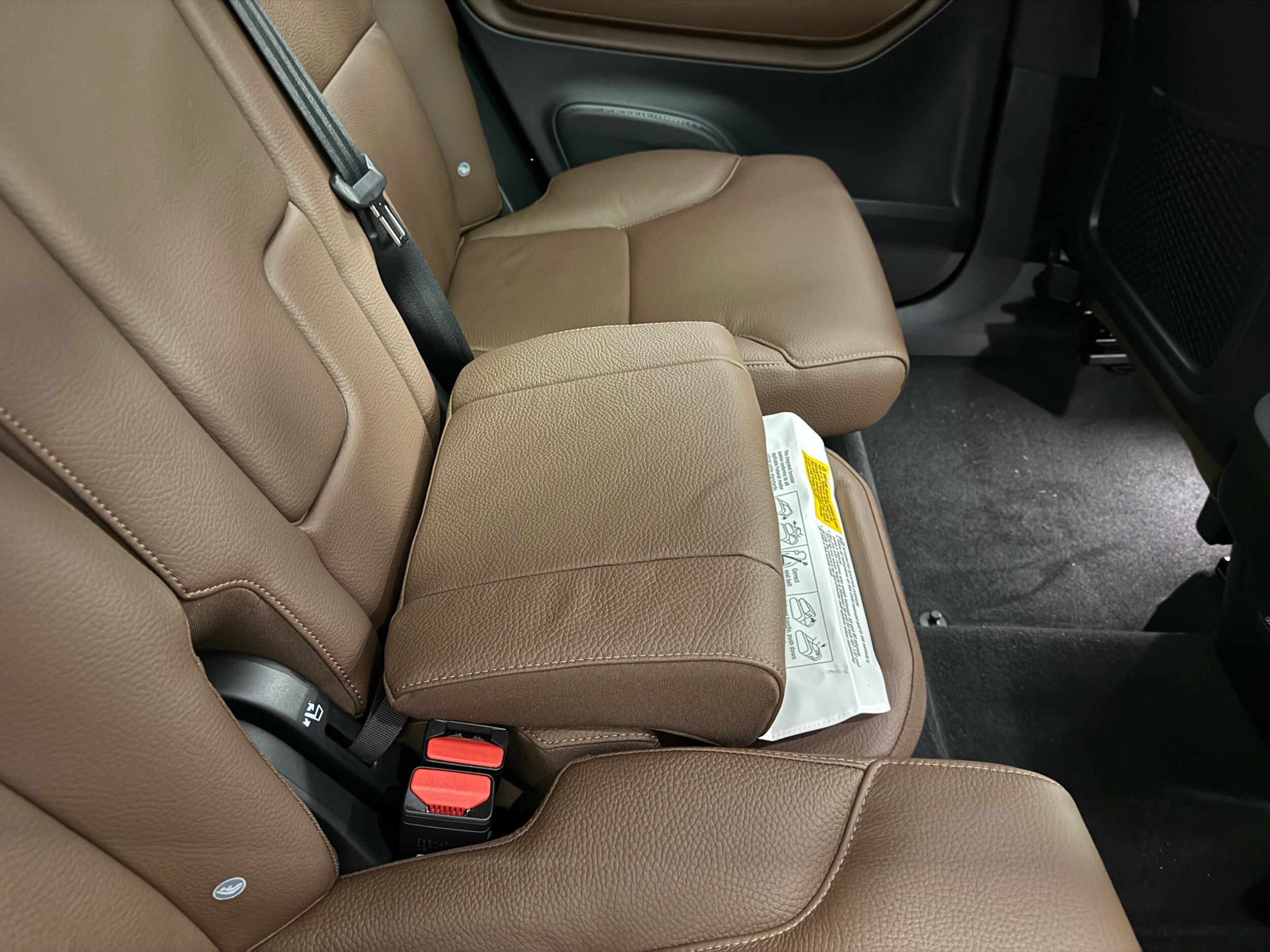 new 2025 Volvo XC90 car, priced at $69,450
