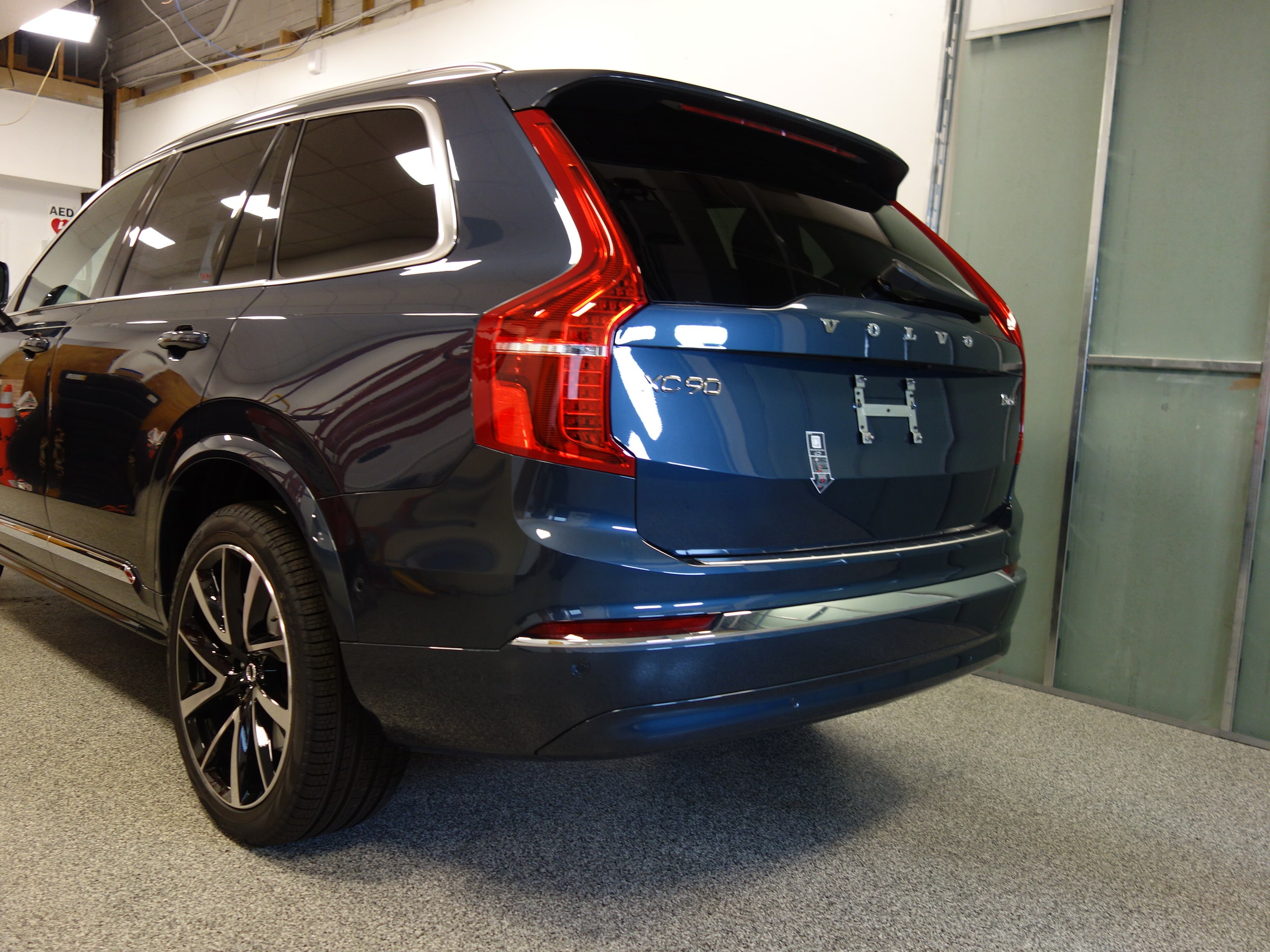 new 2025 Volvo XC90 car, priced at $69,450