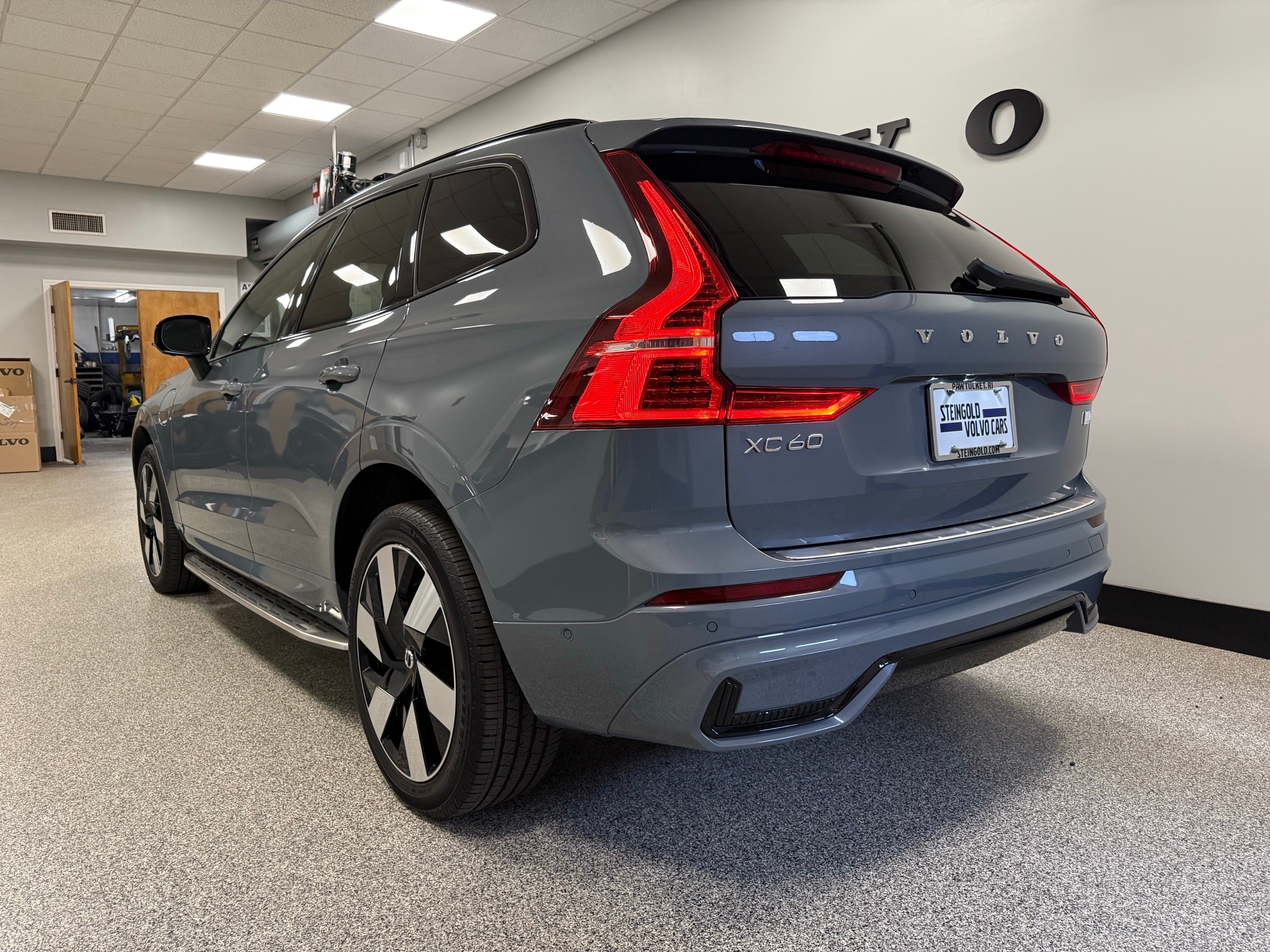 new 2024 Volvo XC60 plug-in hybrid car, priced at $59,920