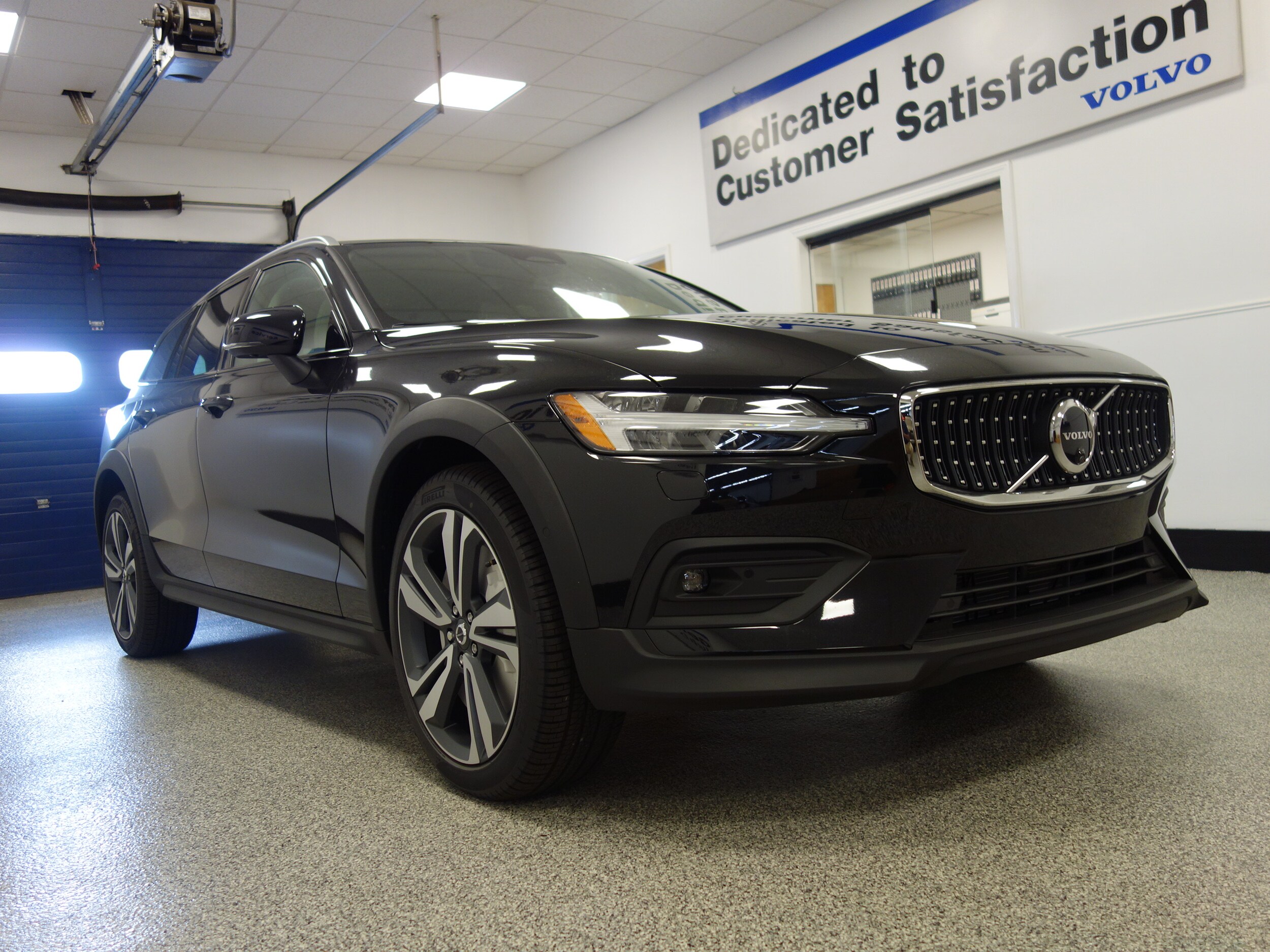 new 2025 Volvo V60 Cross Country car, priced at $55,025