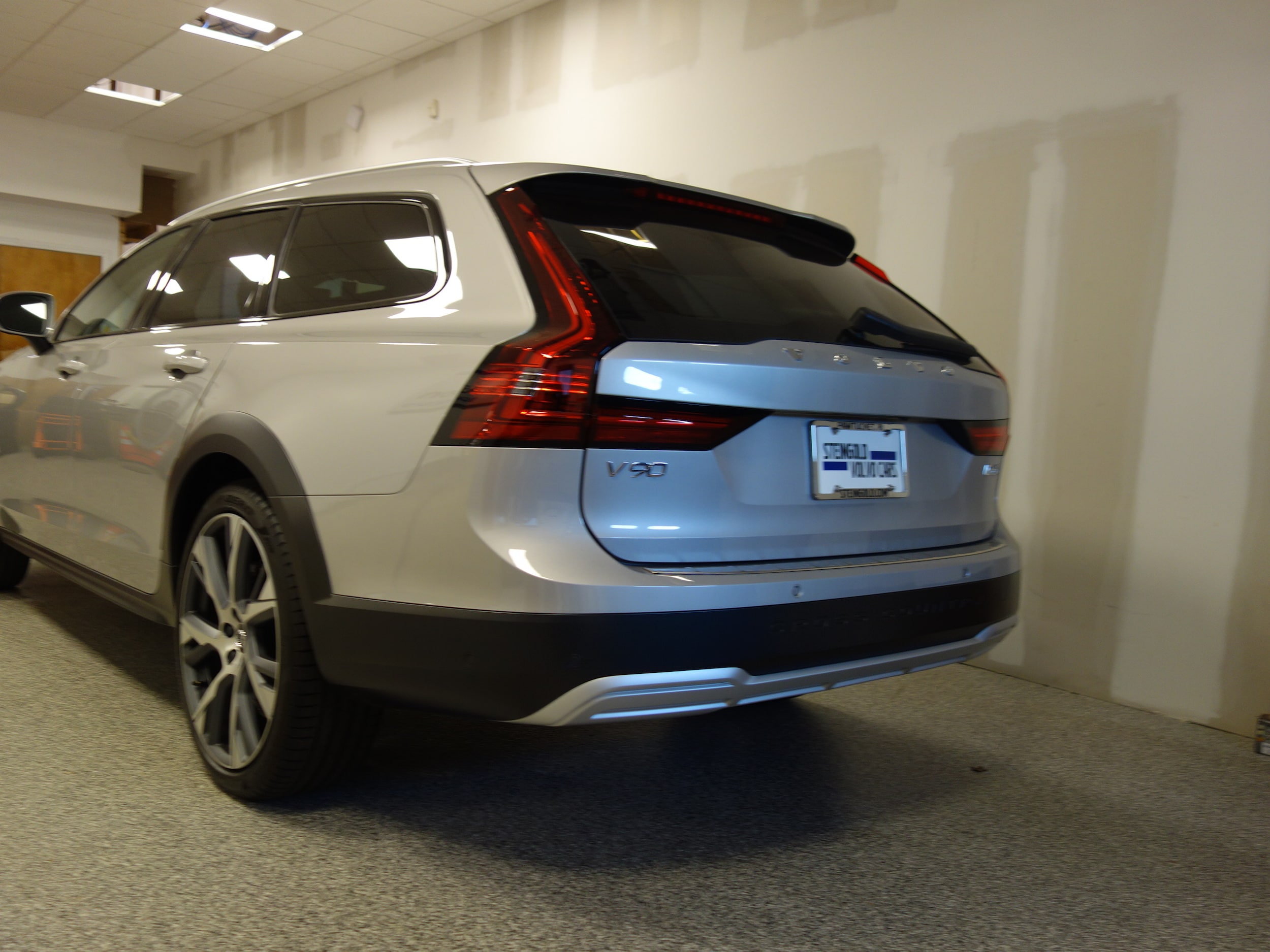 new 2025 Volvo V90 Cross Country car, priced at $69,720