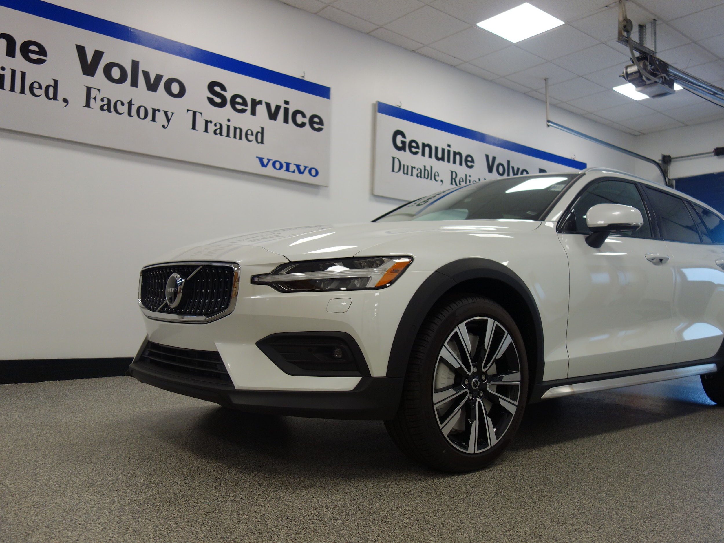 new 2025 Volvo V60 Cross Country car, priced at $58,135