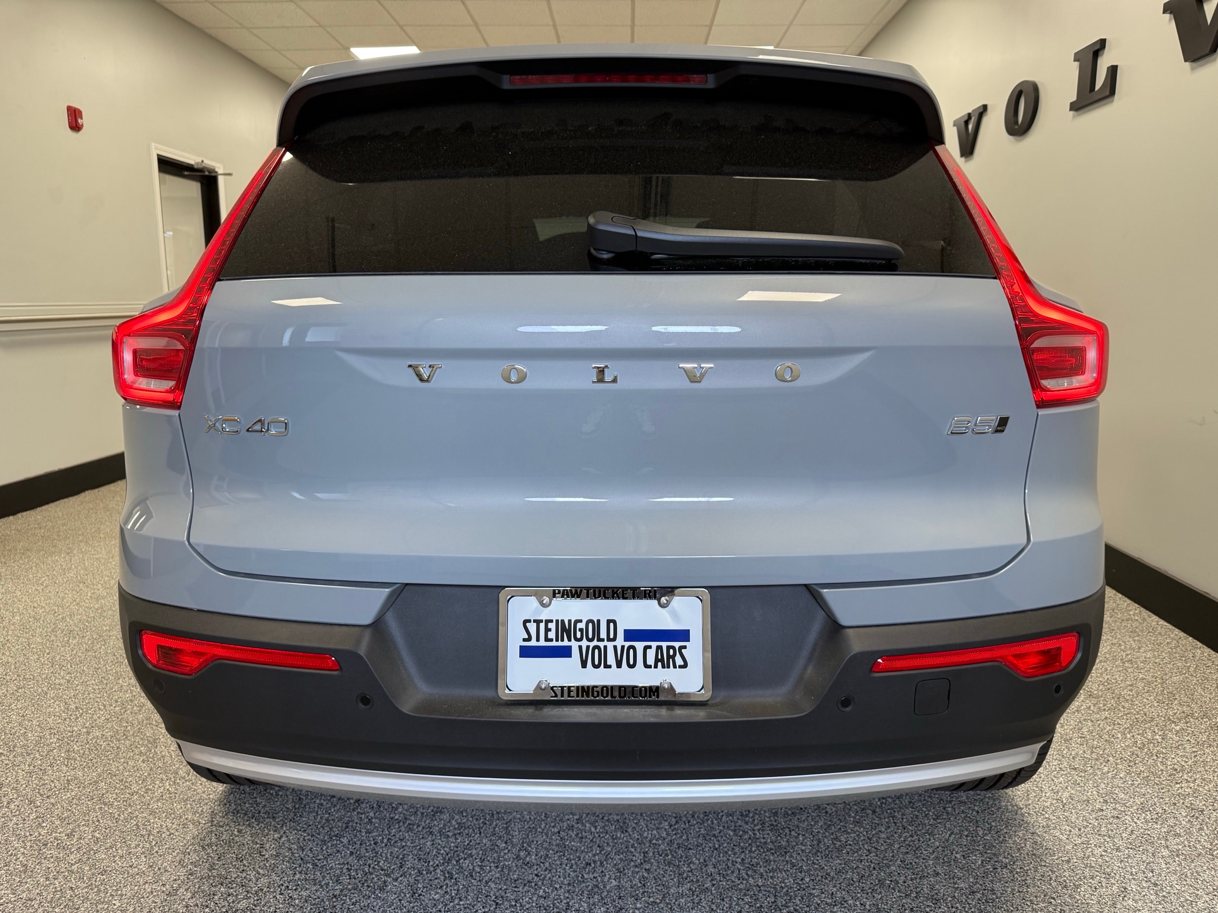 new 2025 Volvo XC40 car, priced at $48,335