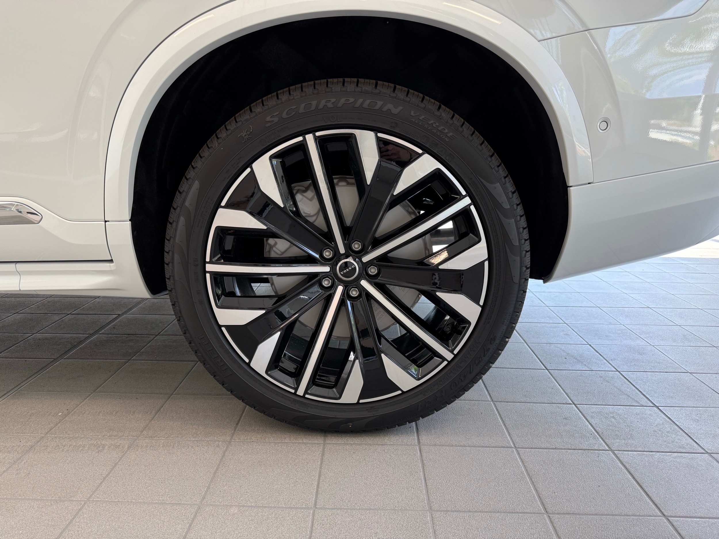 new 2026 Volvo XC90 car, priced at $75,155