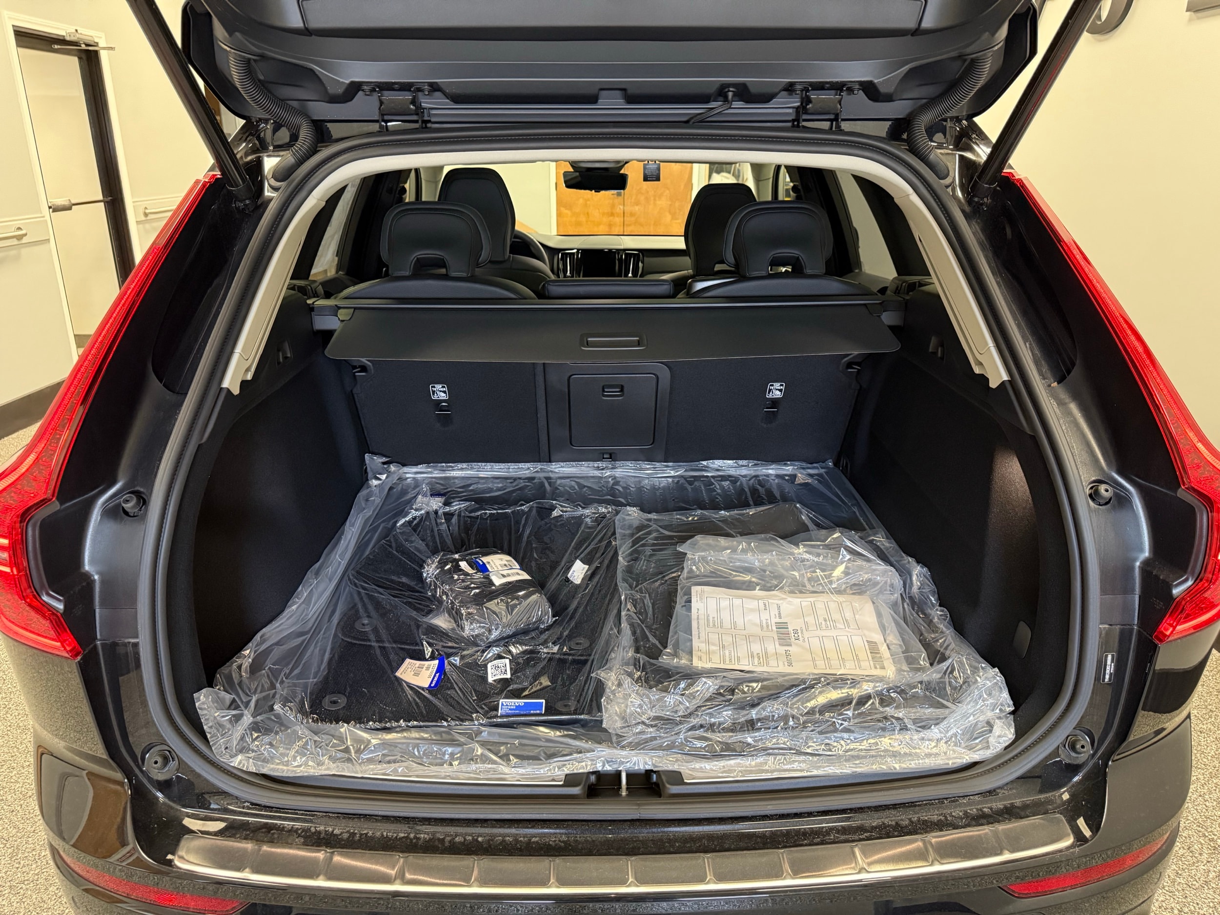 new 2025 Volvo XC60 car, priced at $55,920