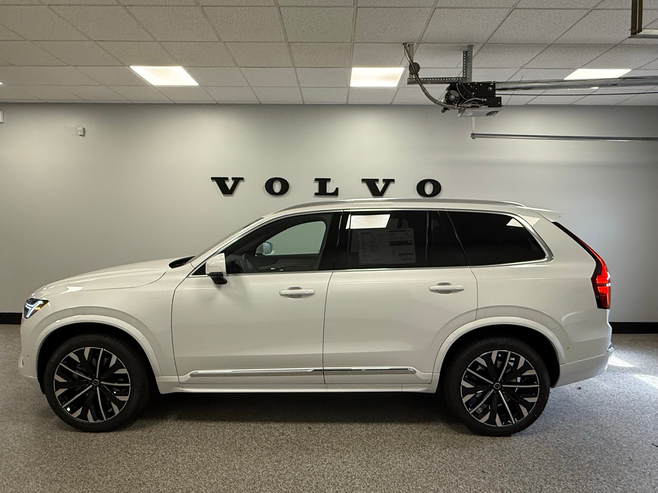 new 2025 Volvo XC90 car, priced at $68,245