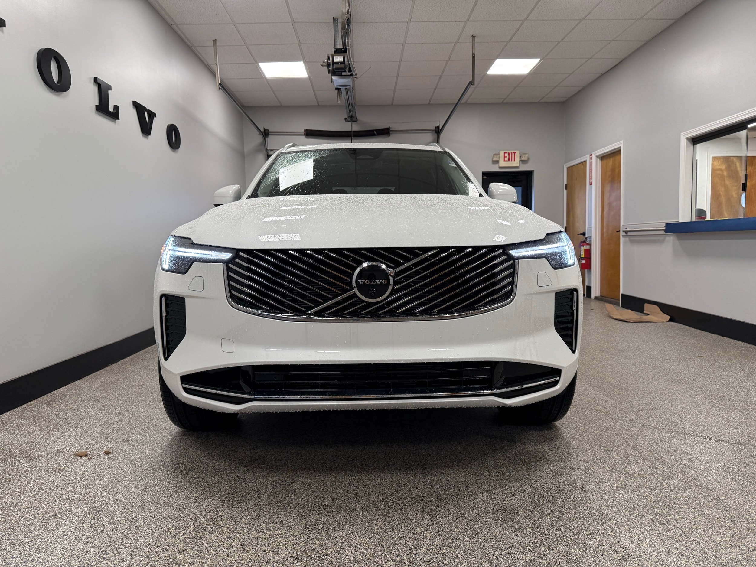 new 2025 Volvo XC90 car, priced at $69,155