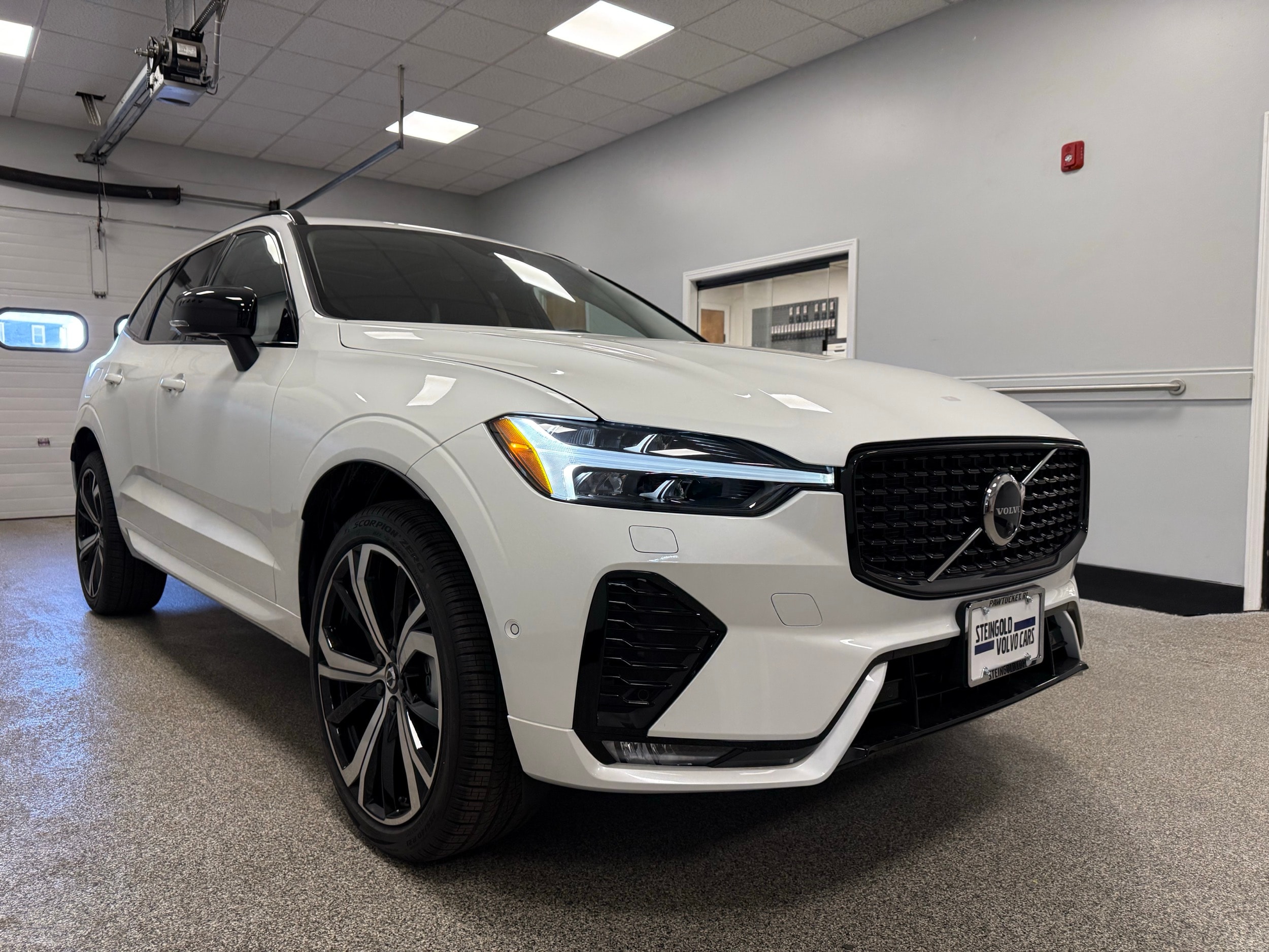 new 2025 Volvo XC60 car, priced at $60,660