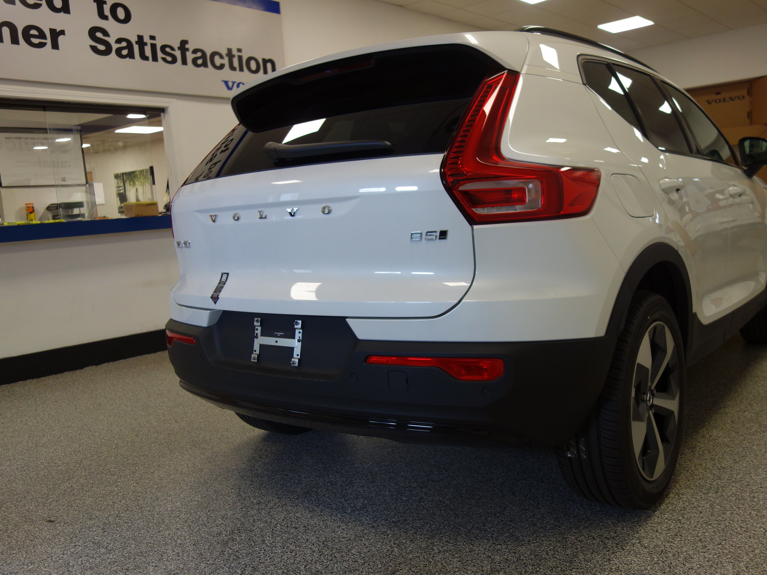 new 2025 Volvo XC40 car, priced at $48,315