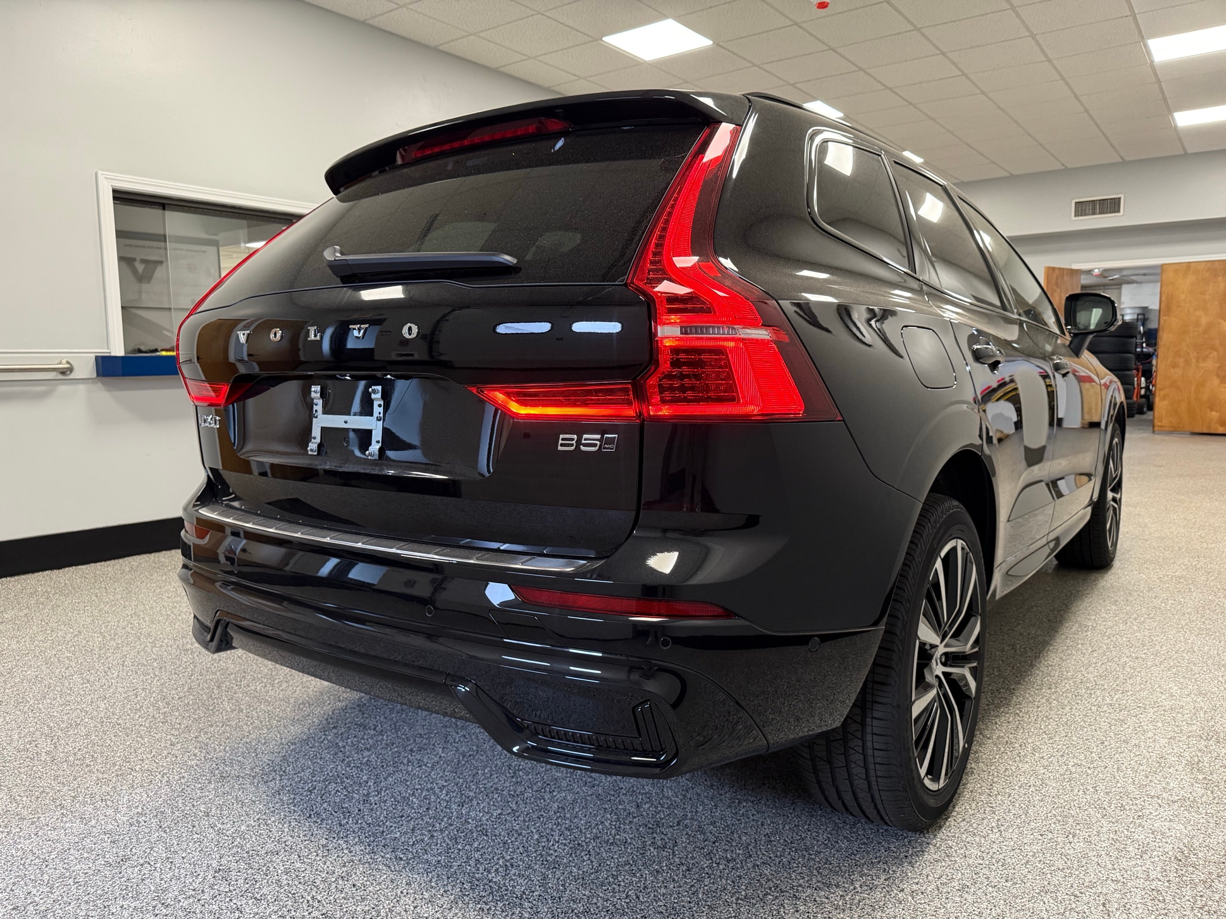 new 2025 Volvo XC60 car, priced at $55,360