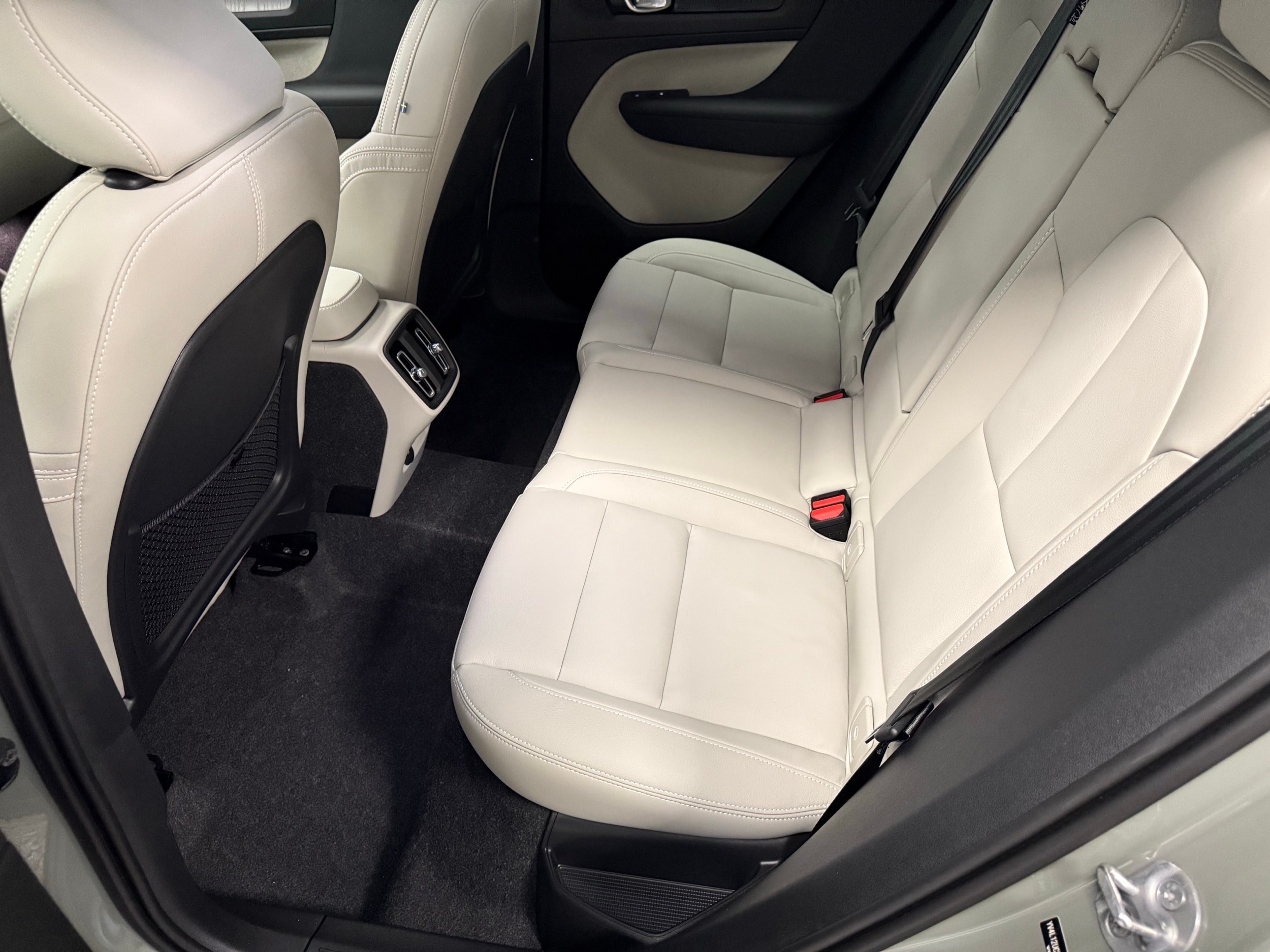 new 2025 Volvo XC40 car, priced at $49,810