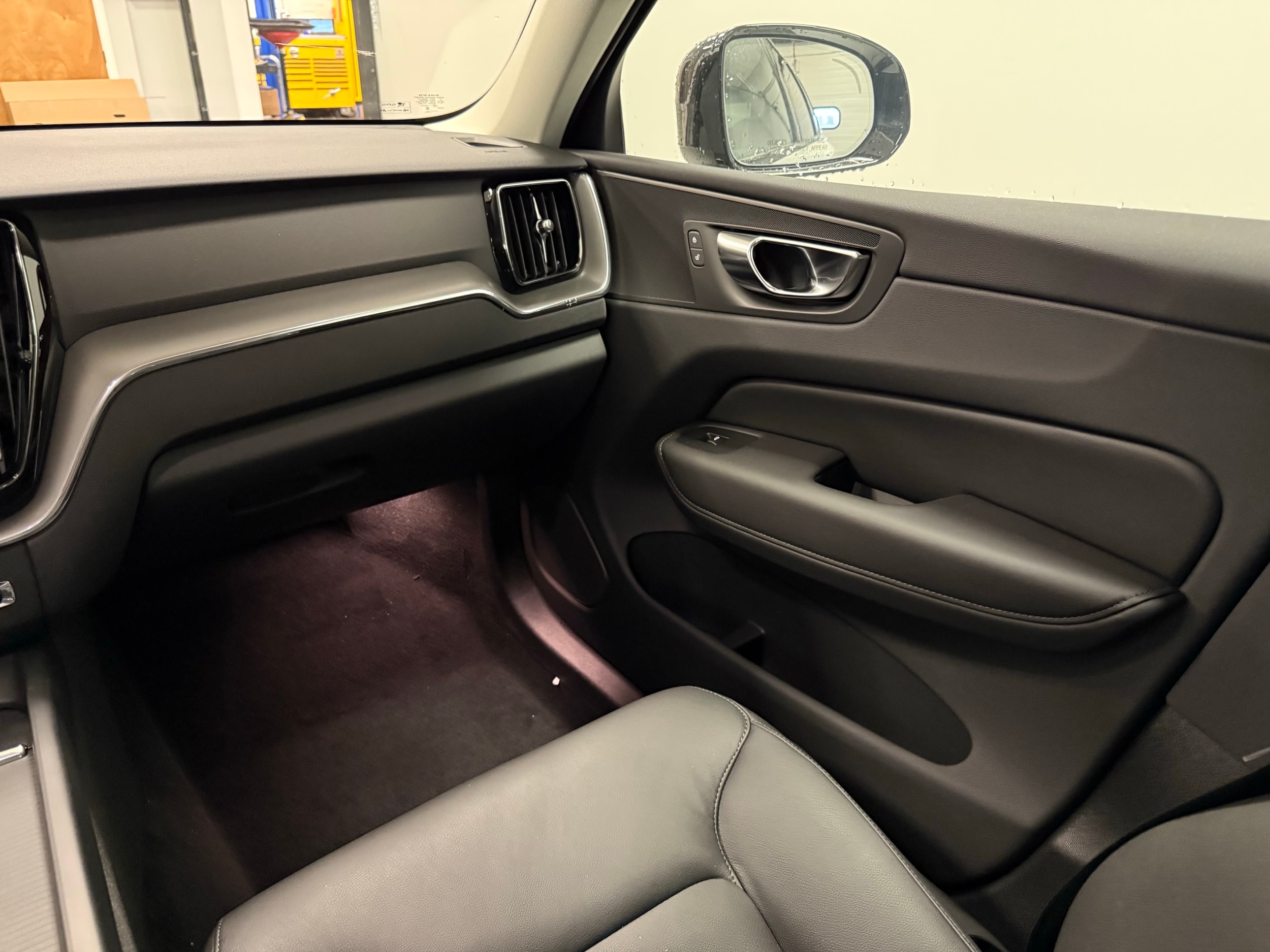 new 2025 Volvo XC60 car, priced at $50,705