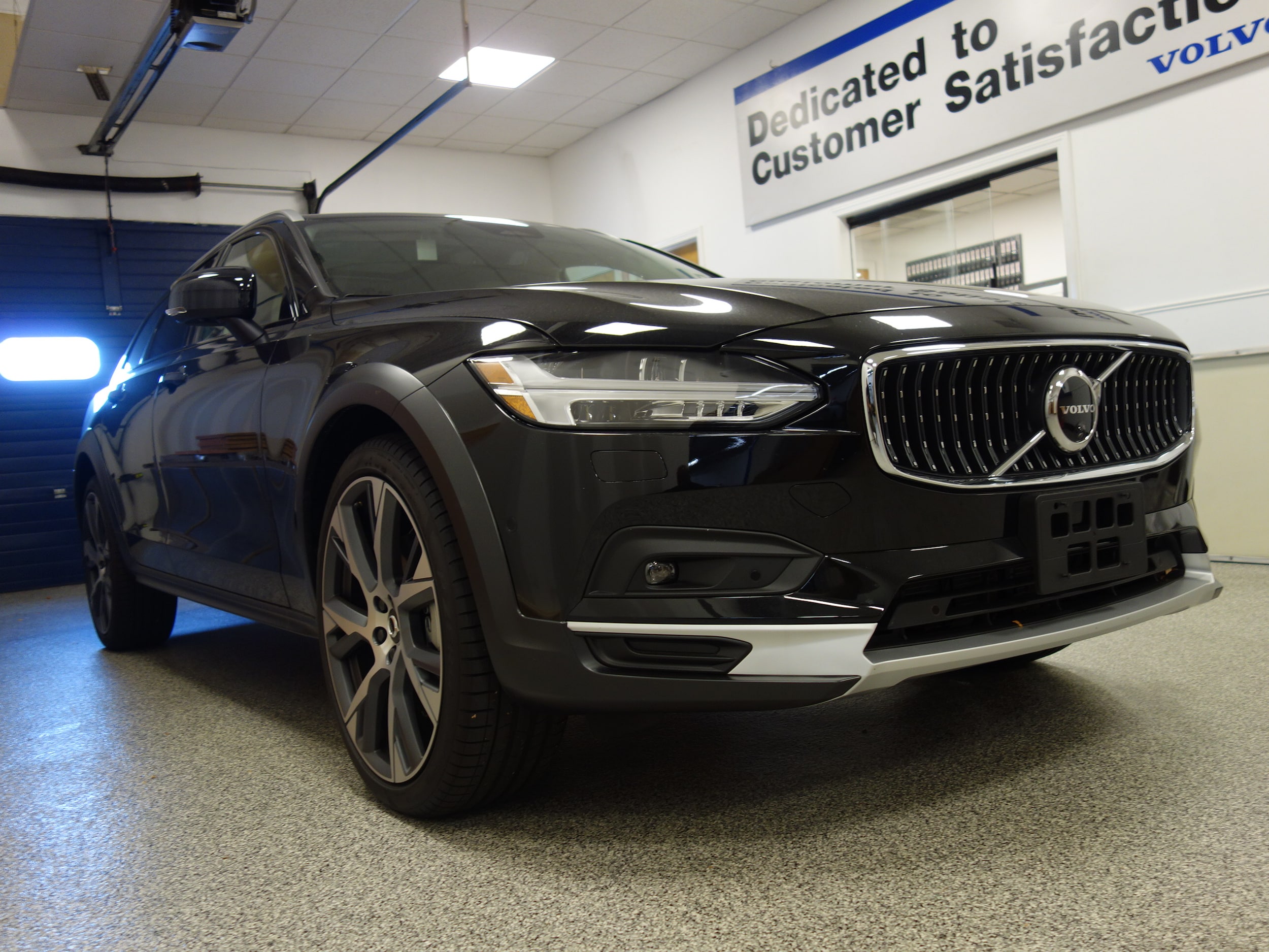 new 2025 Volvo V90 Cross Country car, priced at $73,125