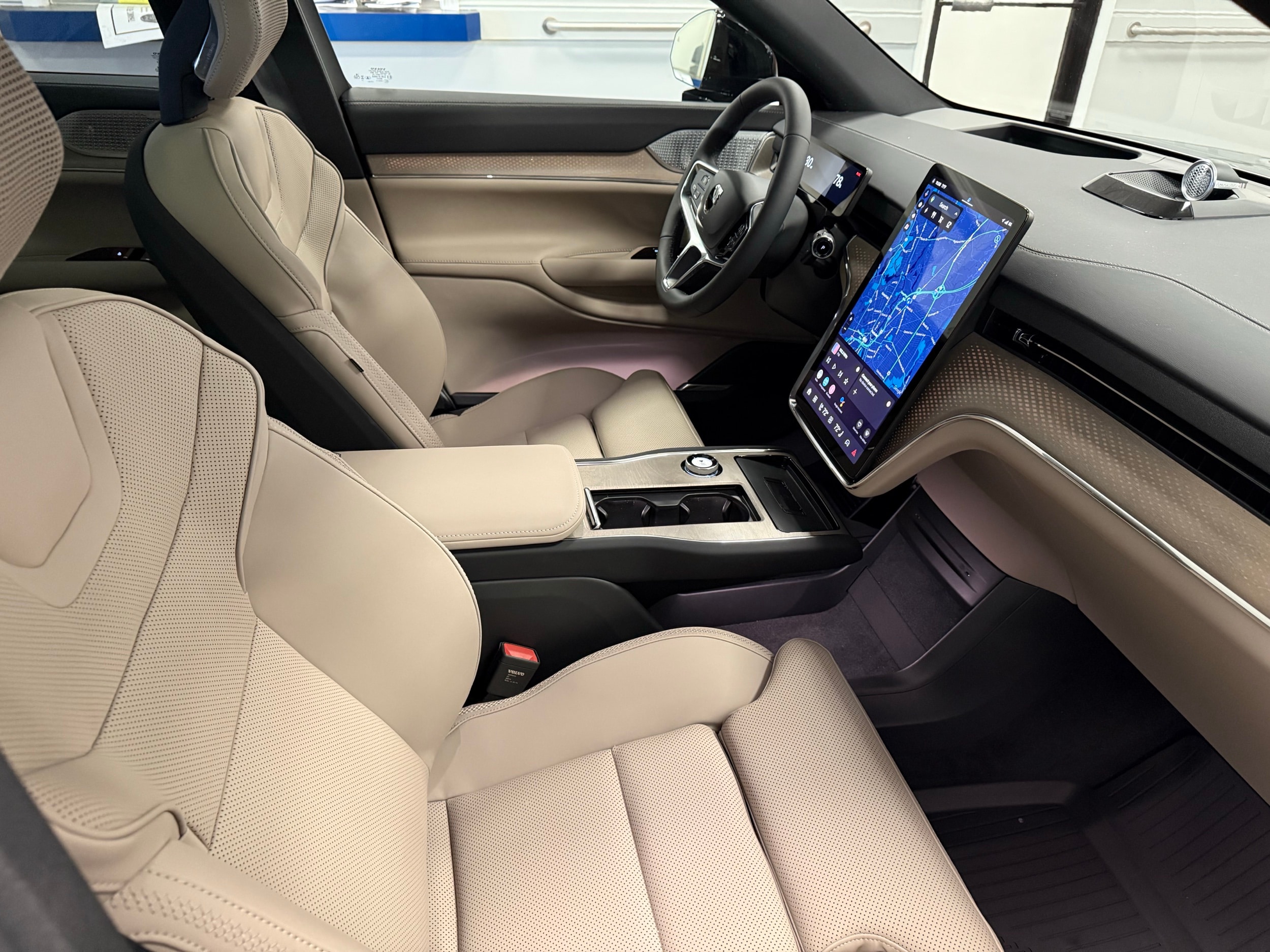 new 2025 Volvo EX90 car, priced at $91,290