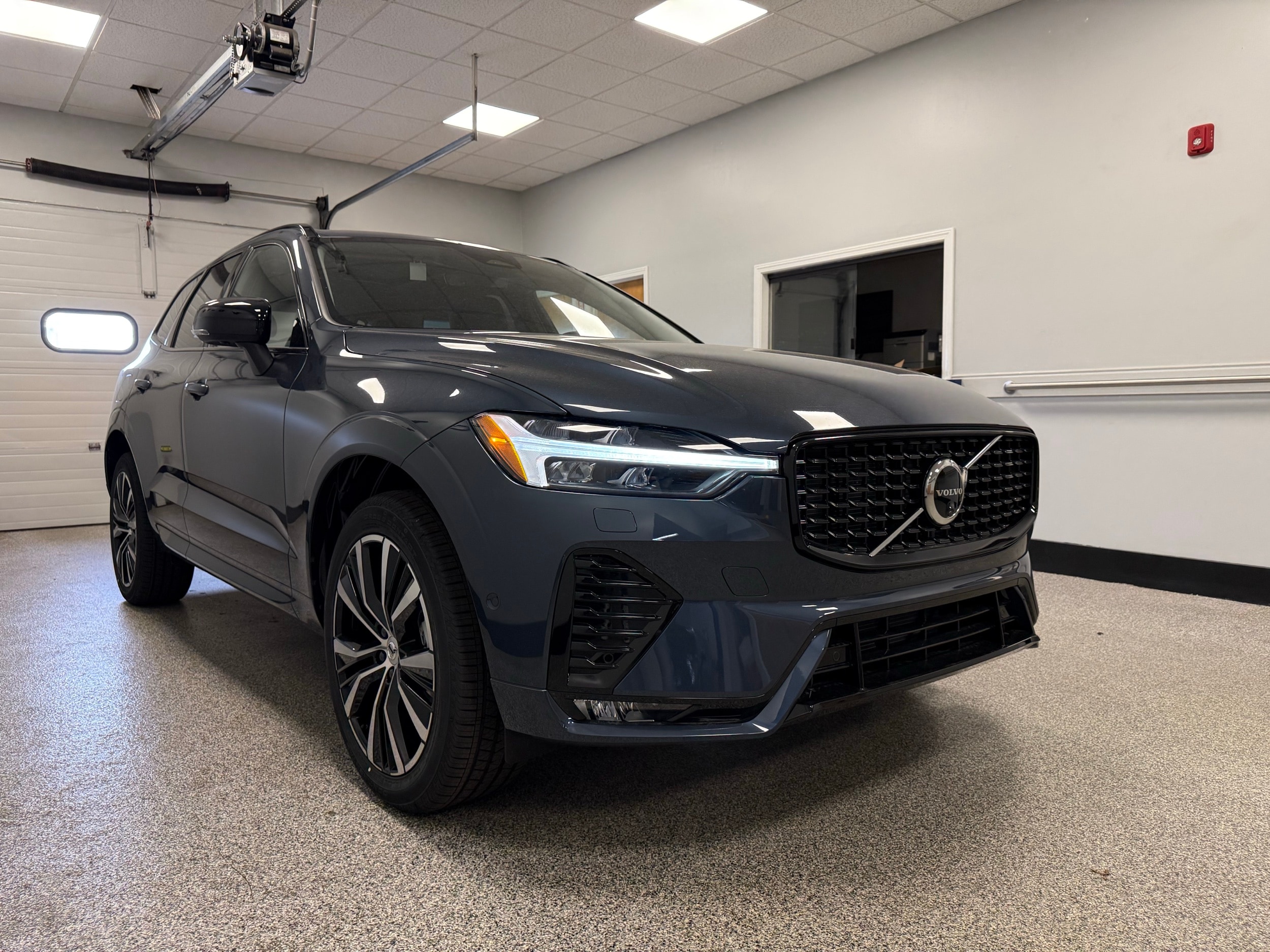 new 2025 Volvo XC60 car, priced at $55,335