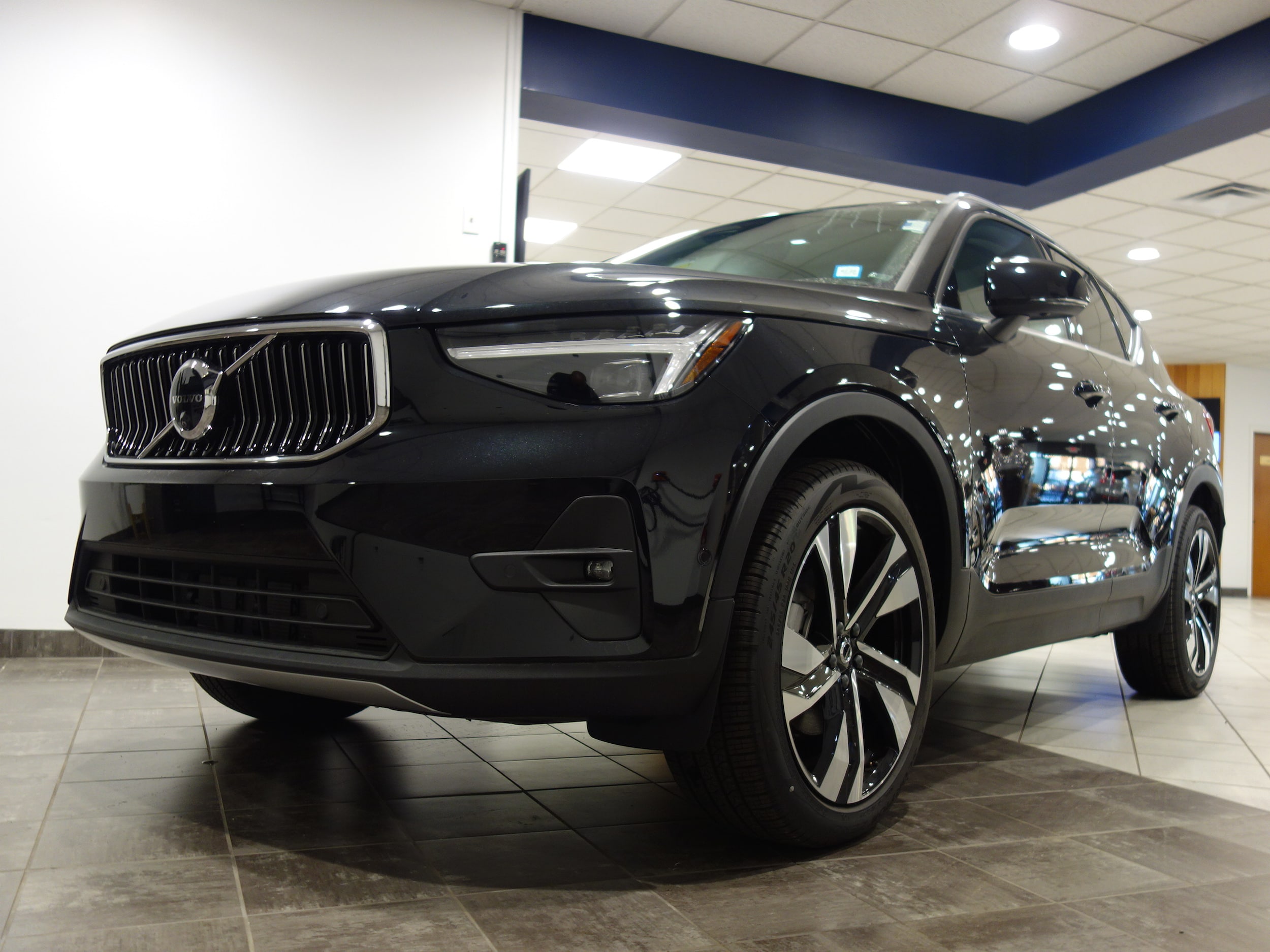 new 2025 Volvo XC40 car, priced at $50,375