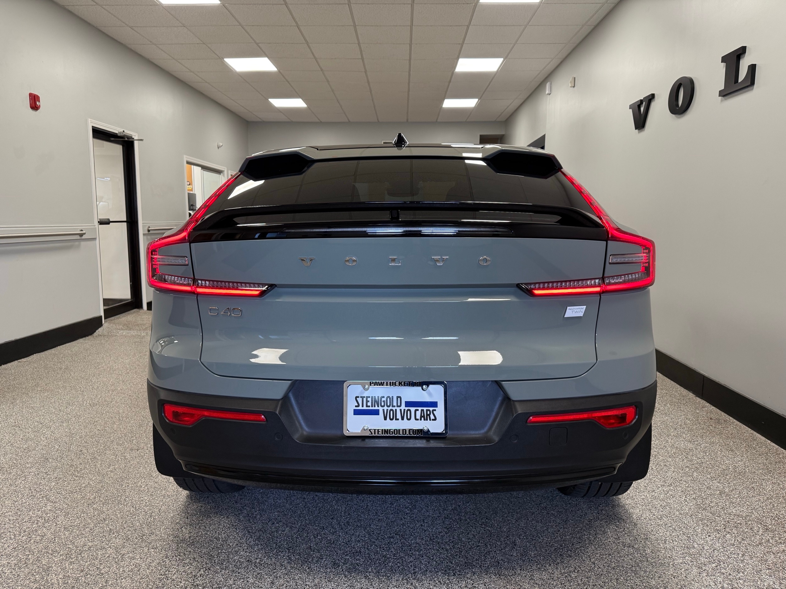 used 2024 Volvo C40 Recharge Pure Electric car, priced at $39,500