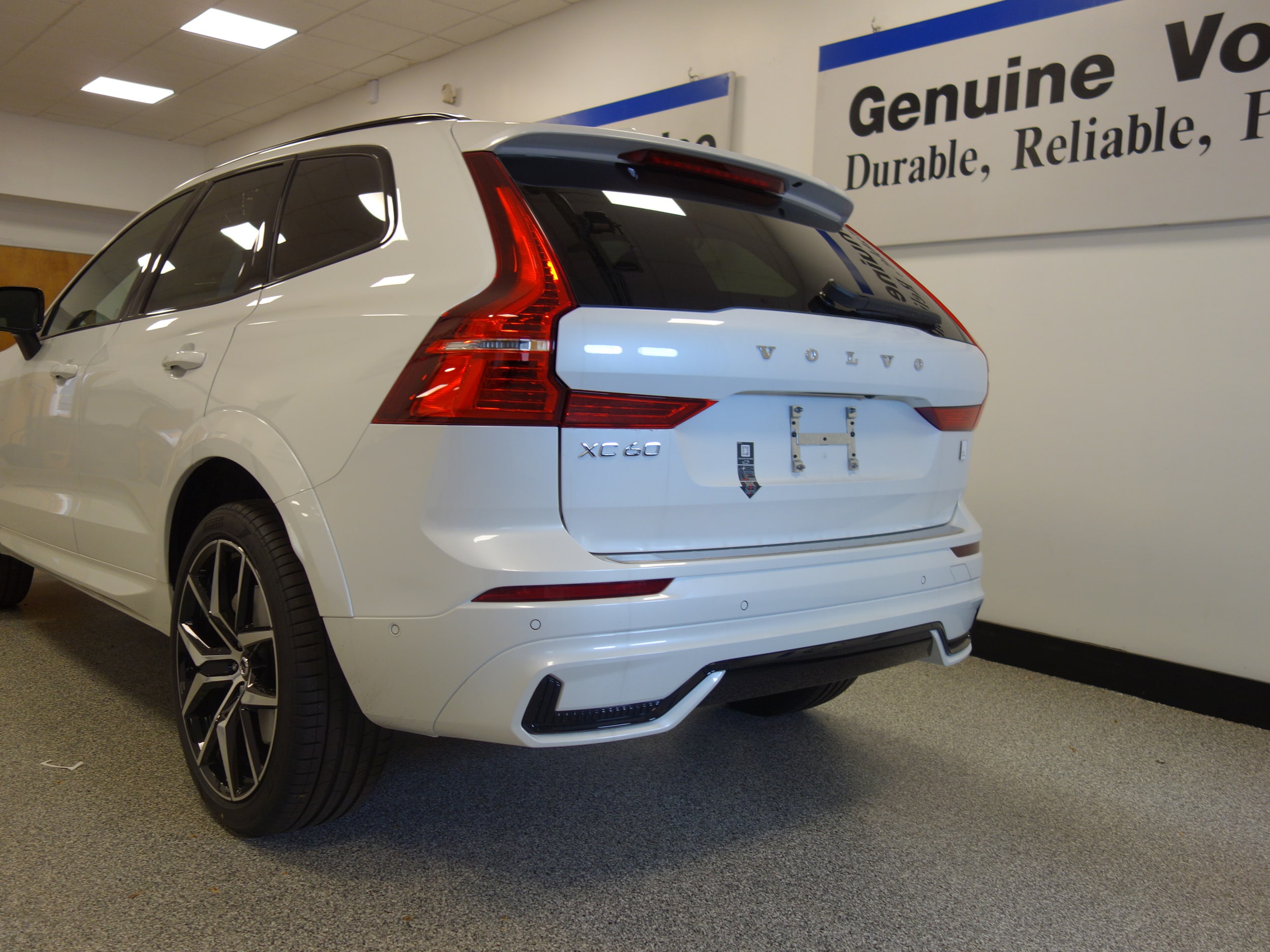 new 2024 Volvo XC60 plug-in hybrid car, priced at $77,925