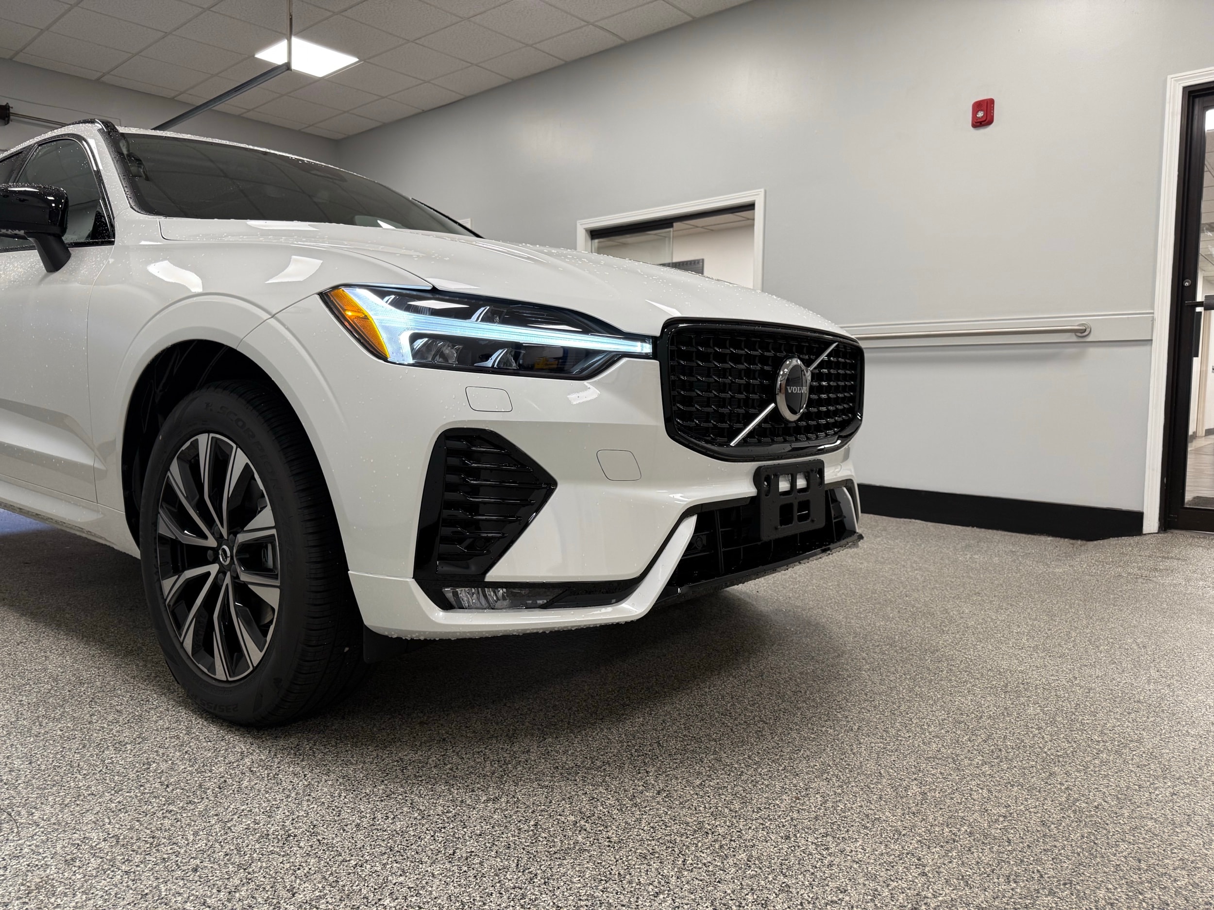new 2025 Volvo XC60 car, priced at $50,705