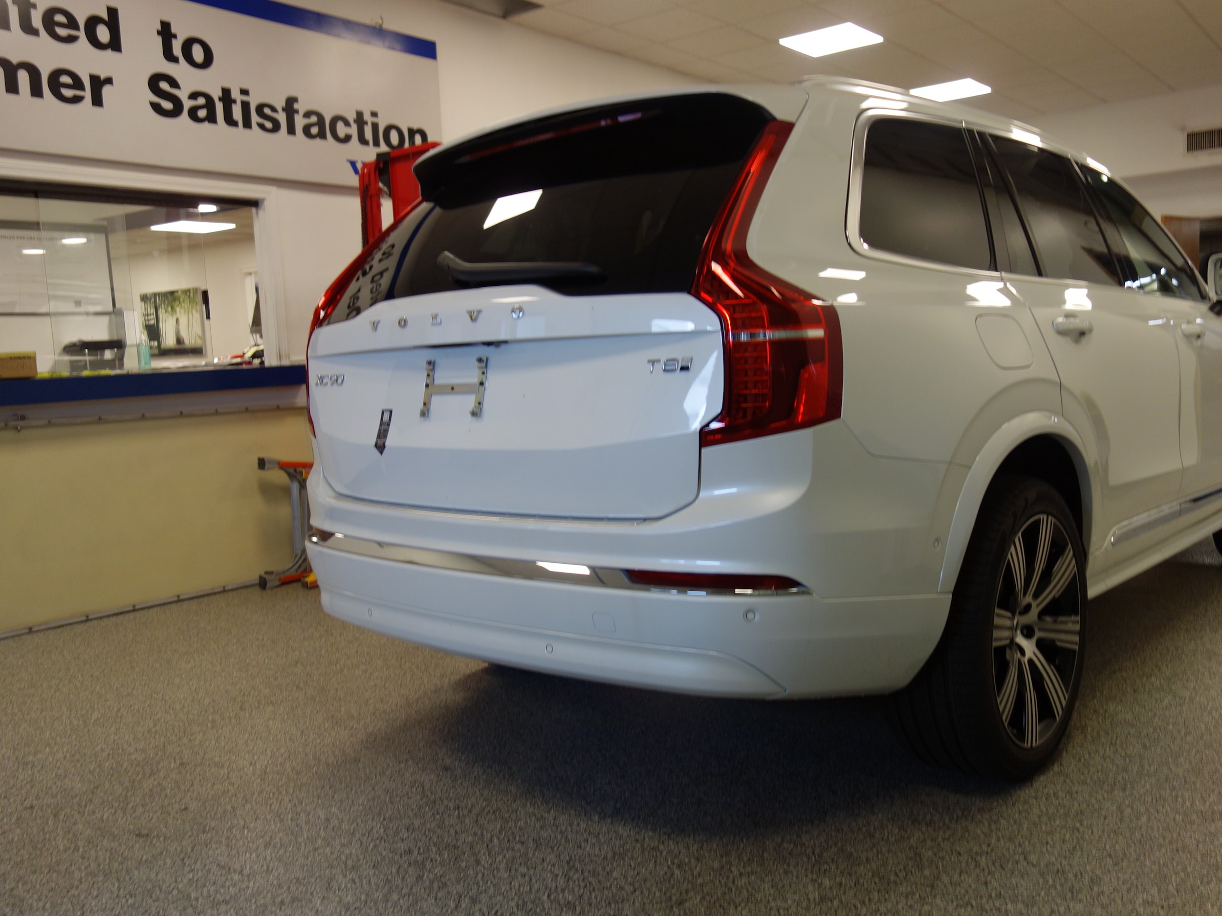 new 2025 Volvo XC90 plug-in hybrid car, priced at $78,950