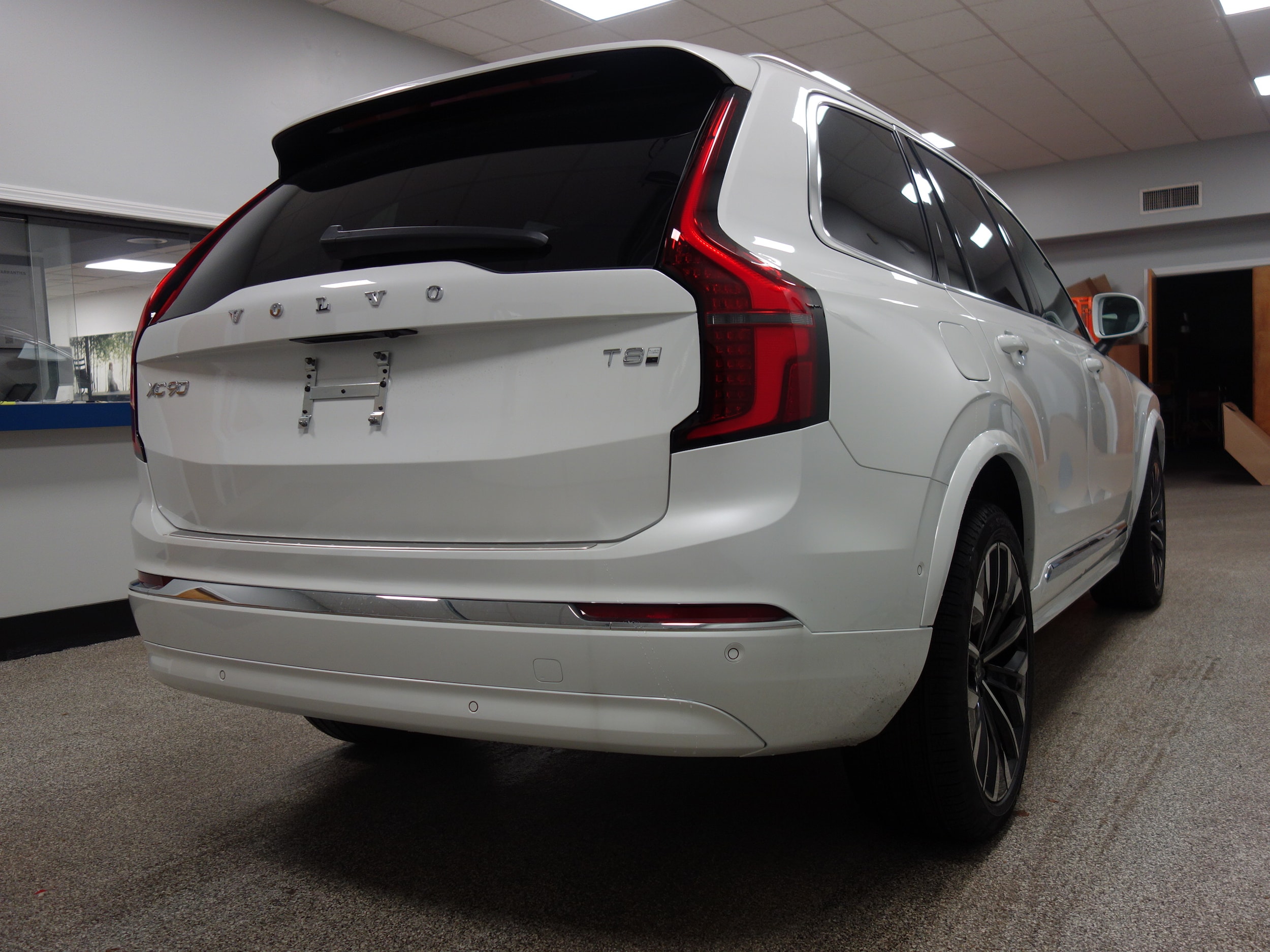 new 2025 Volvo XC90 plug-in hybrid car, priced at $82,405