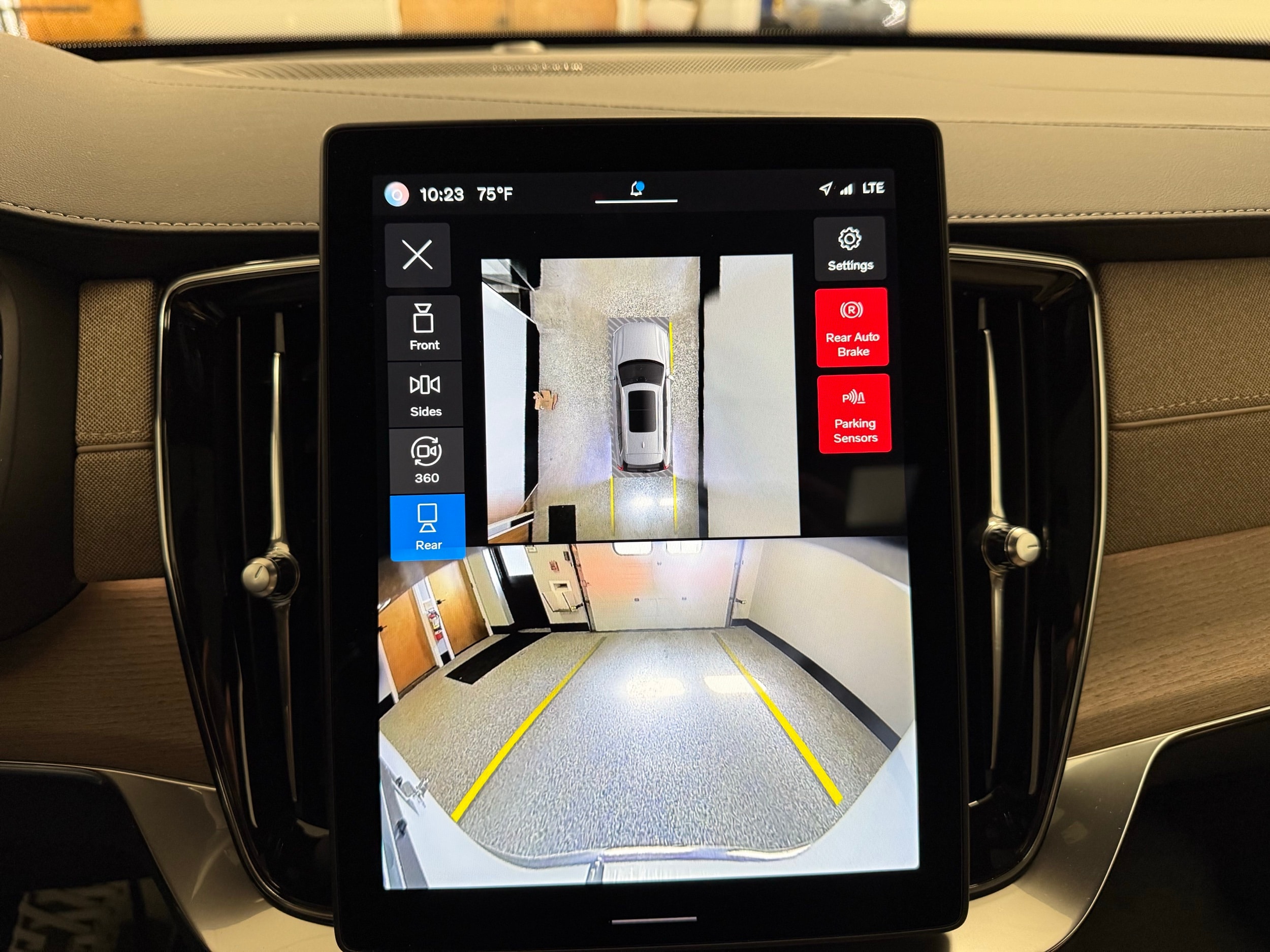new 2025 Volvo XC90 car, priced at $68,245