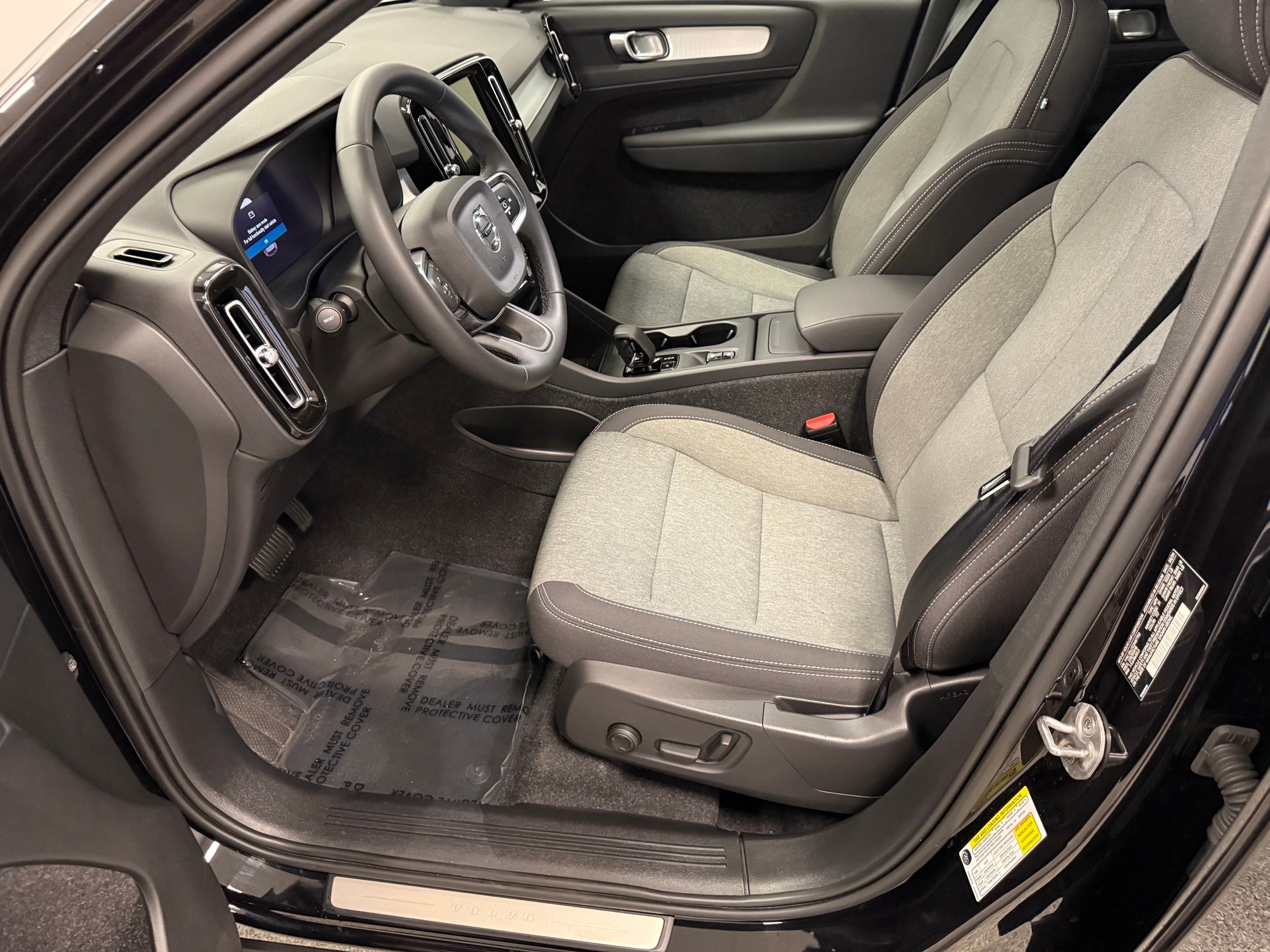 used 2025 Volvo XC40 car, priced at $39,500