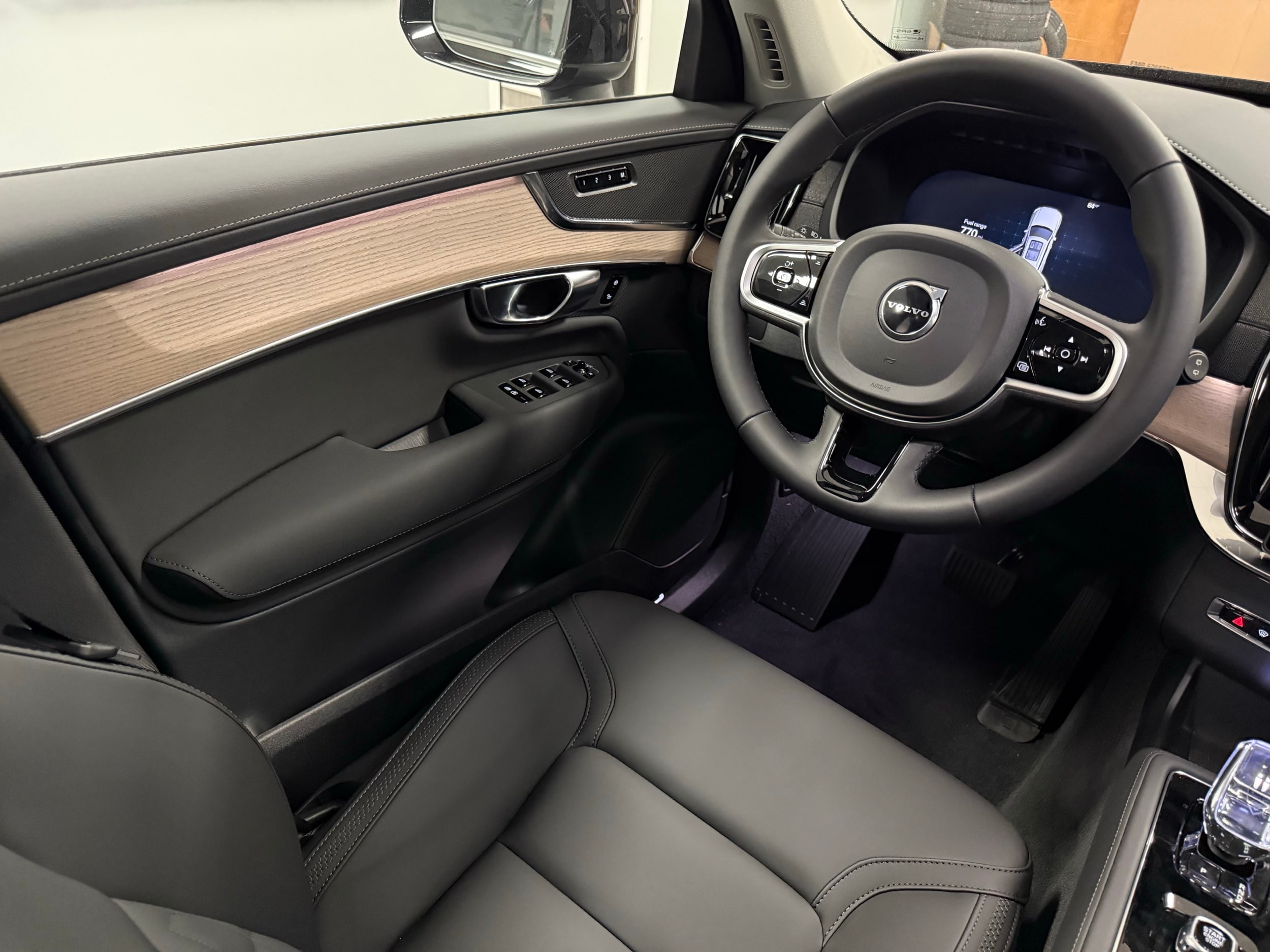 new 2025 Volvo XC90 car, priced at $70,505