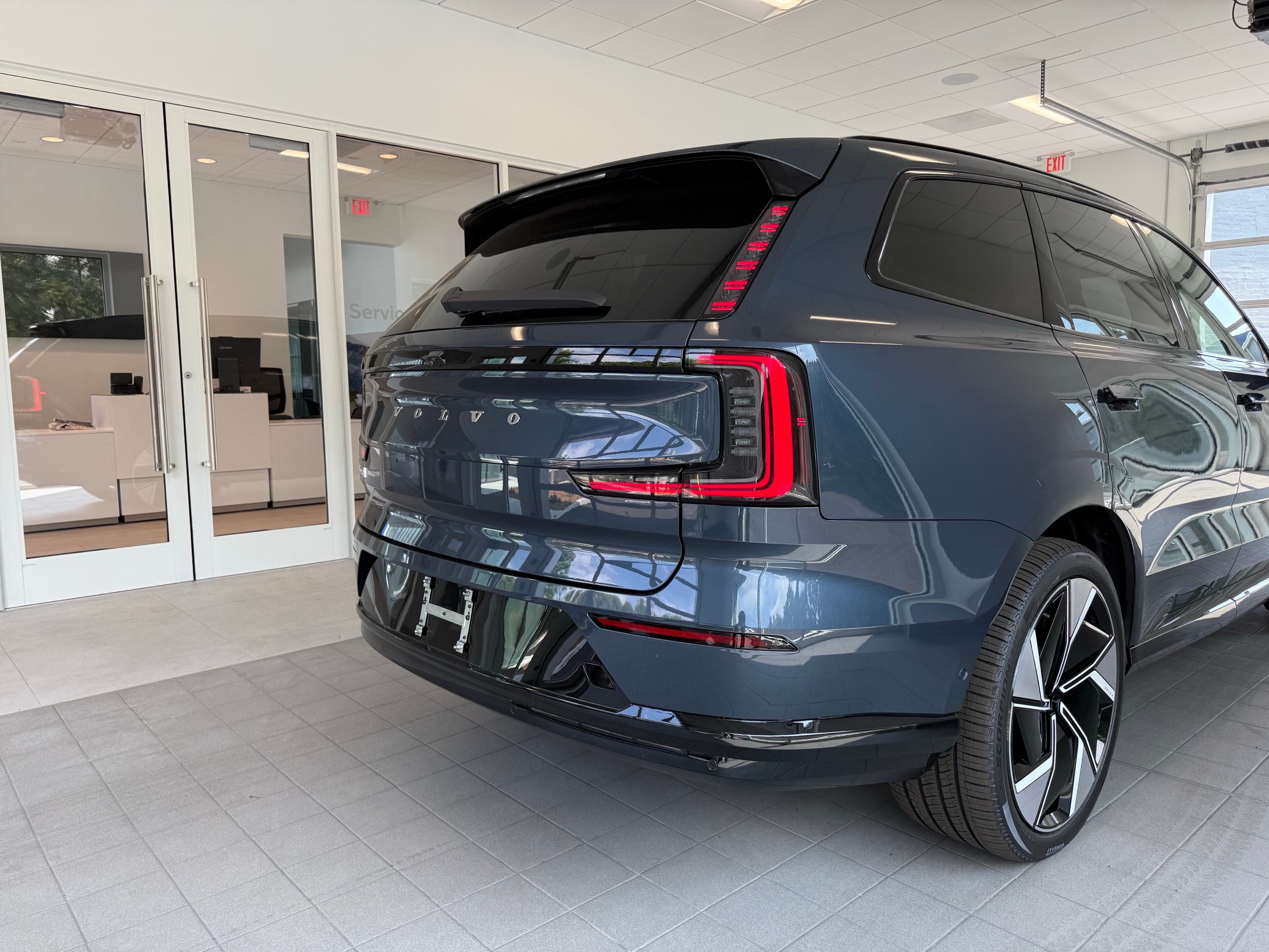 new 2025 Volvo EX90 car, priced at $94,640
