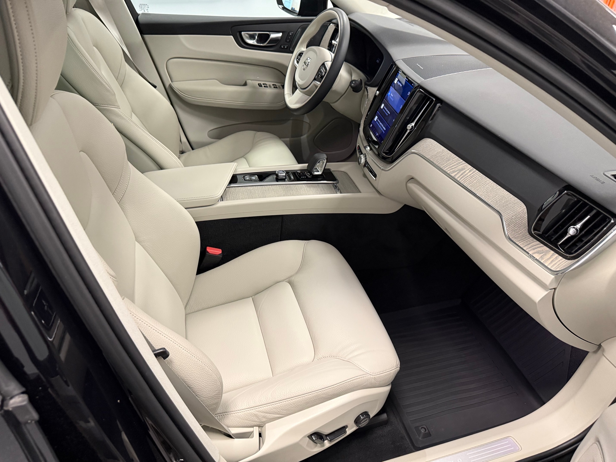 used 2023 Volvo XC60 car, priced at $43,500