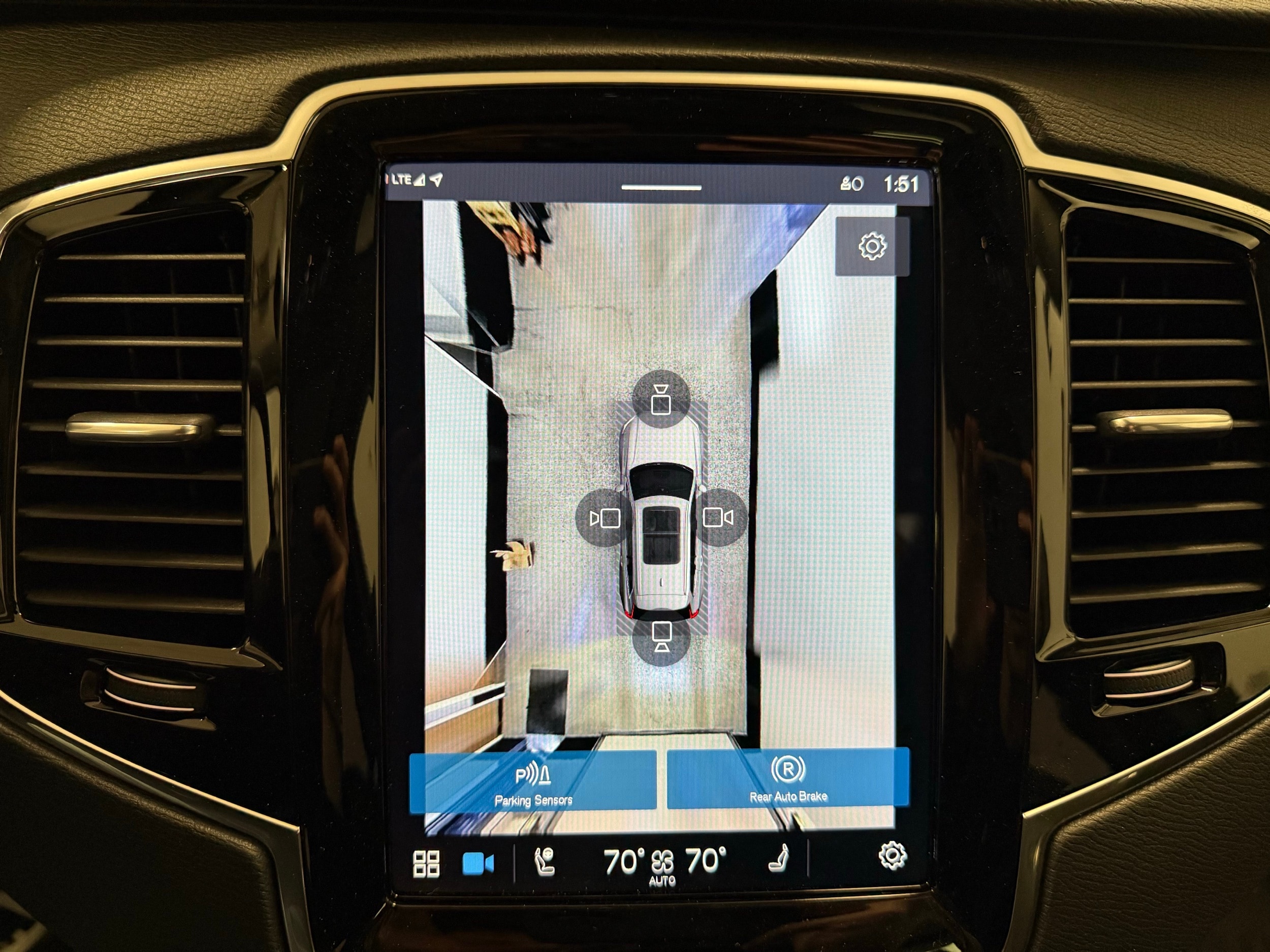 new 2025 Volvo XC90 car, priced at $68,455