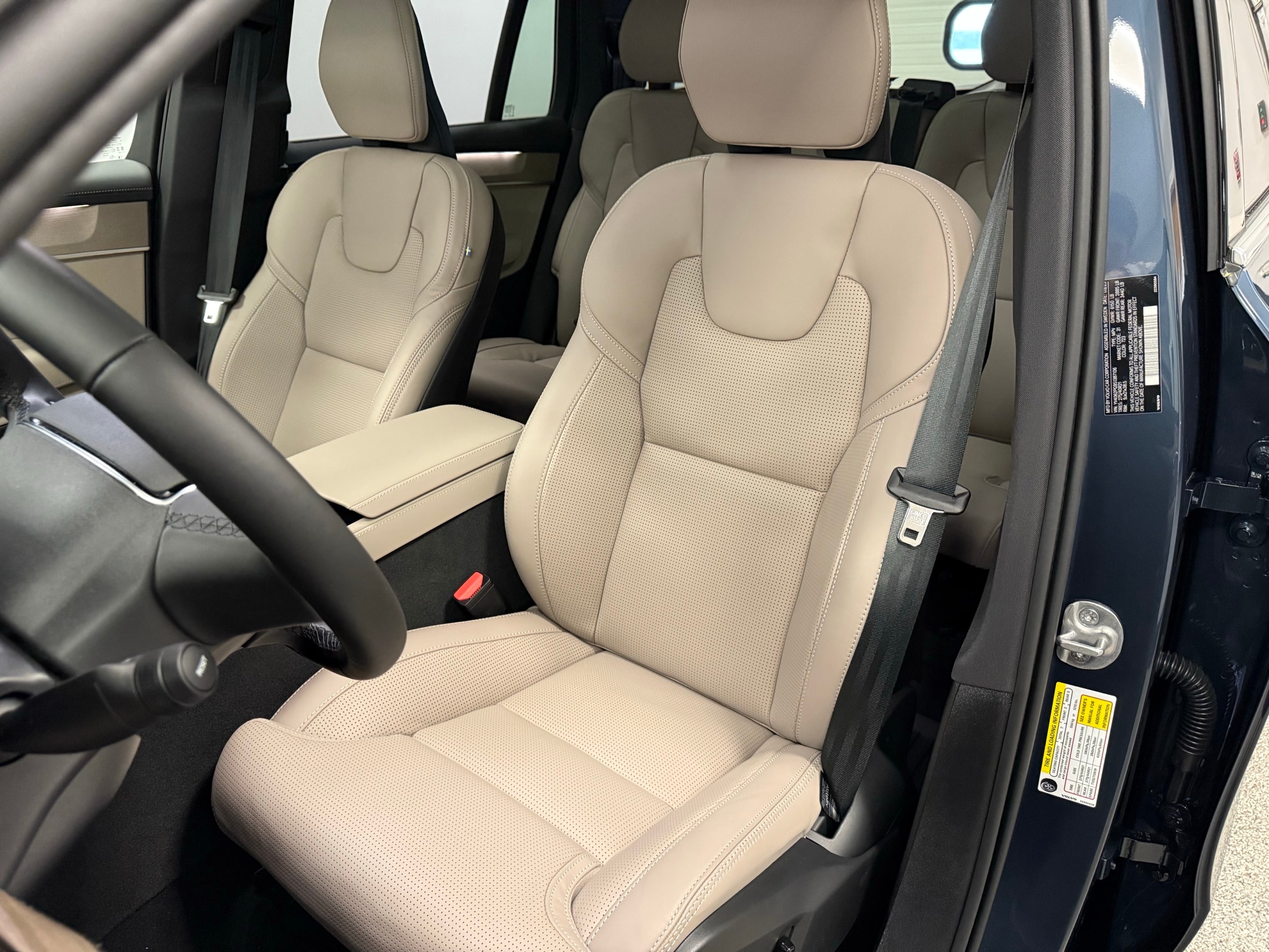 new 2025 Volvo XC90 car, priced at $72,345