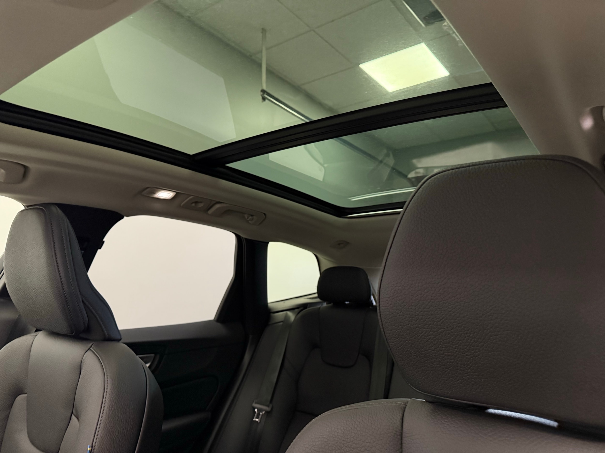 new 2025 Volvo XC60 car, priced at $55,335