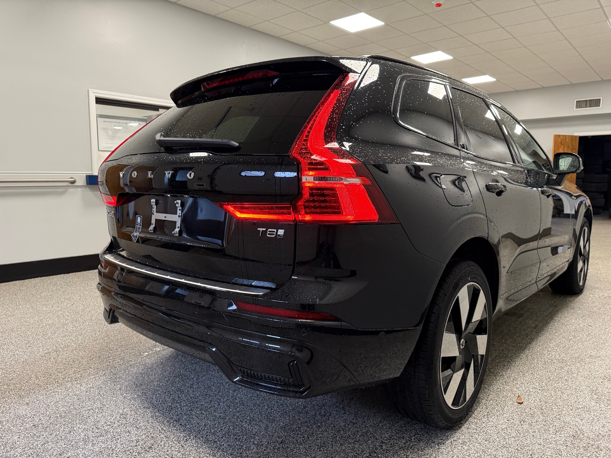 new 2025 Volvo XC60 plug-in hybrid car, priced at $66,235